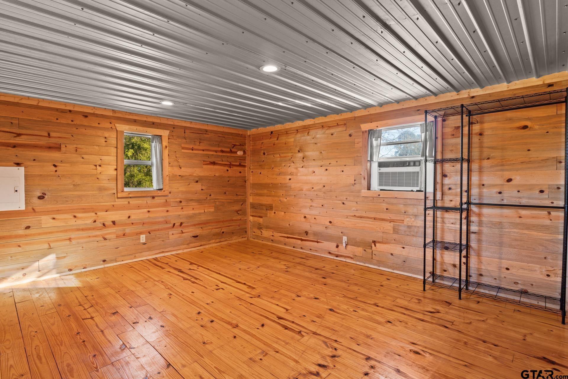 808 County Road 2121