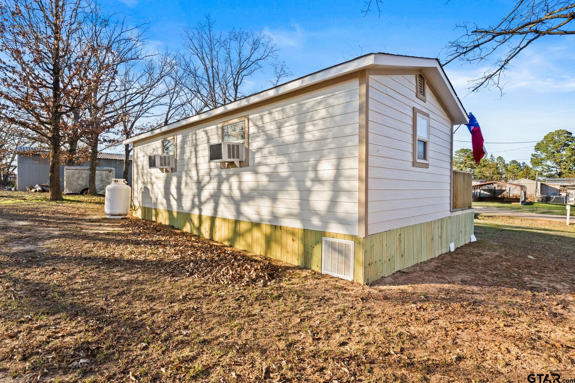 808 County Road 2121