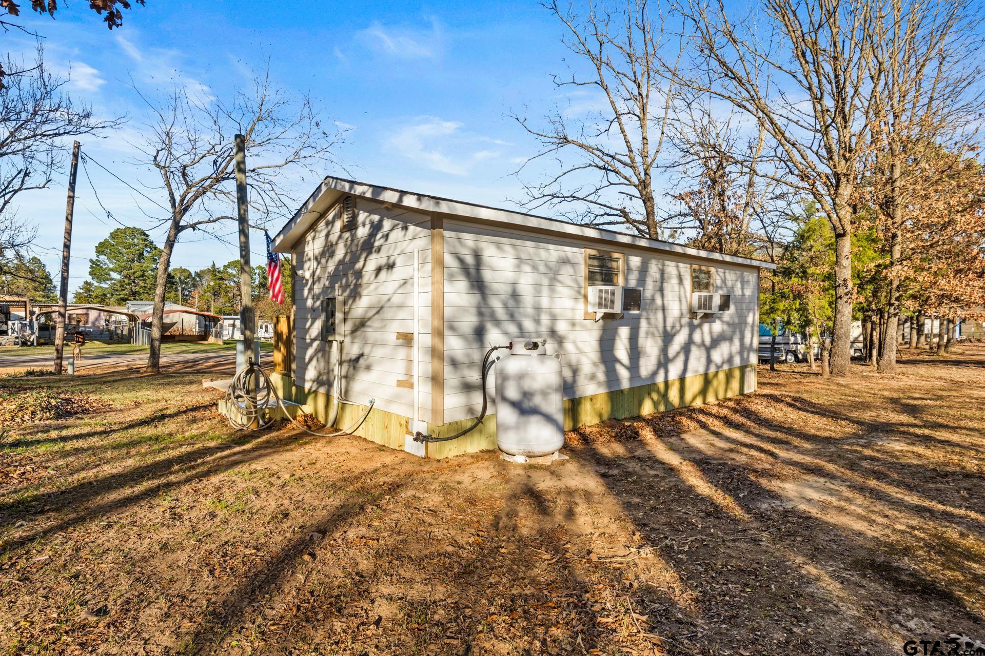 808 County Road 2121