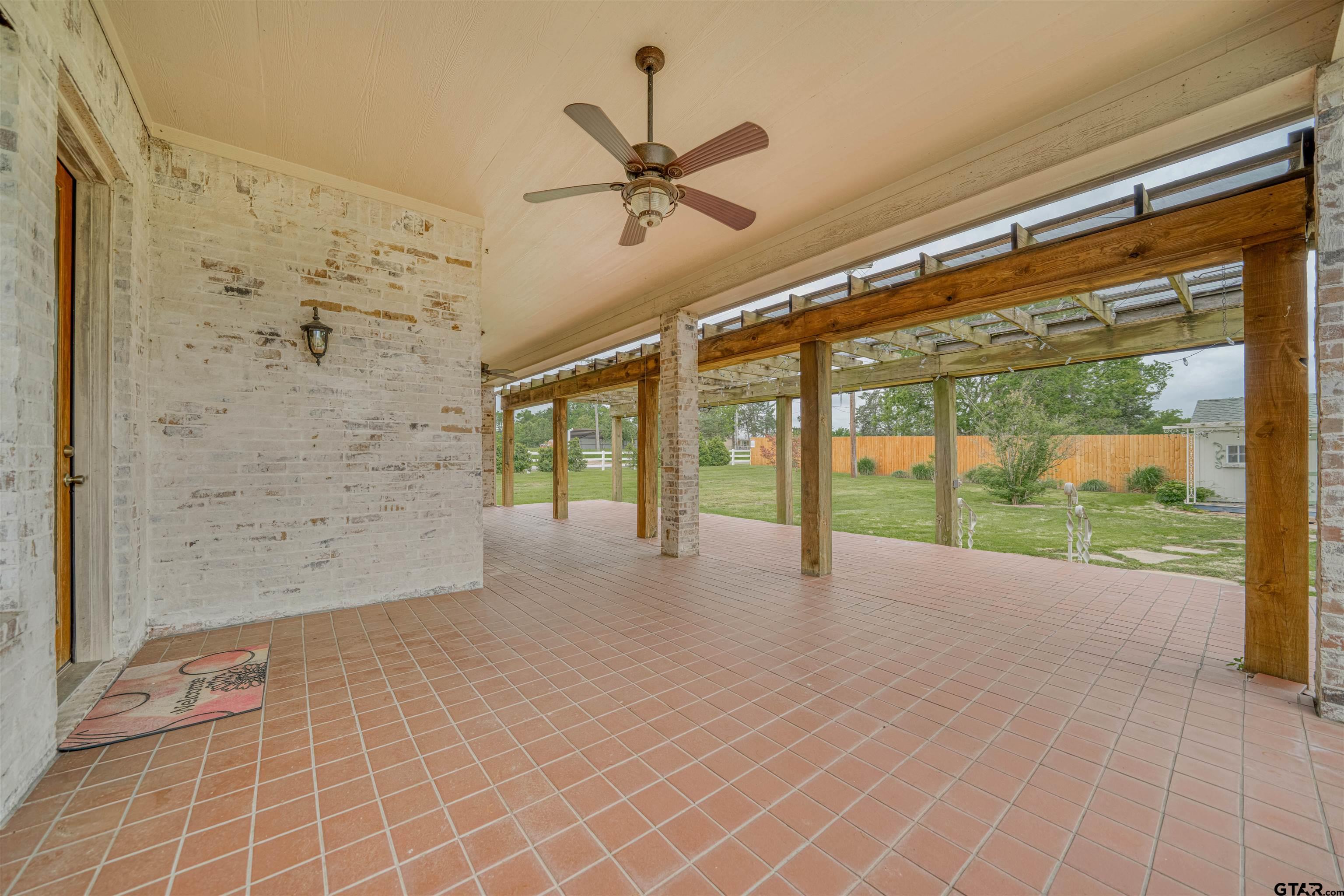 15 W Elmwood