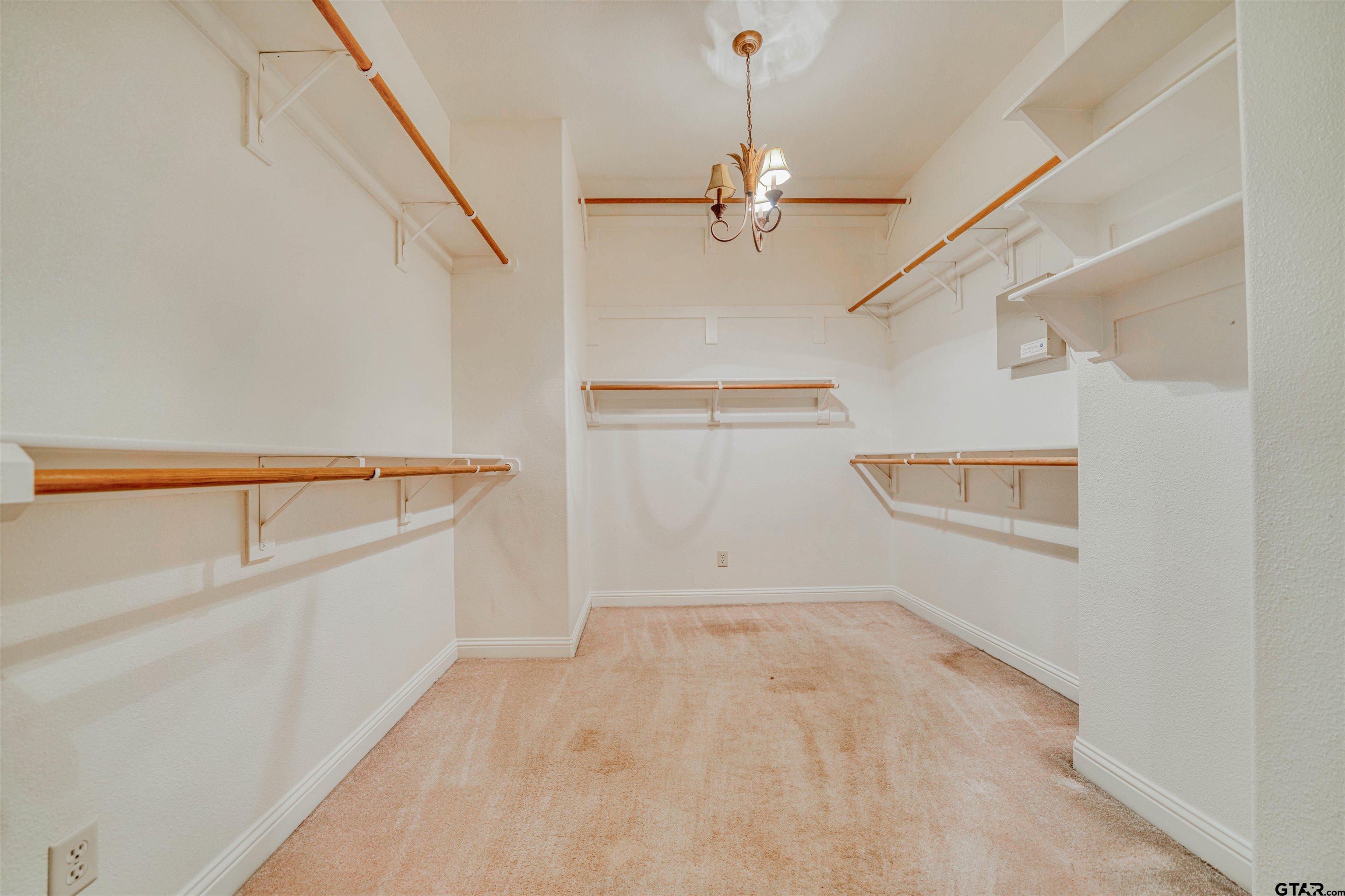 15 W Elmwood