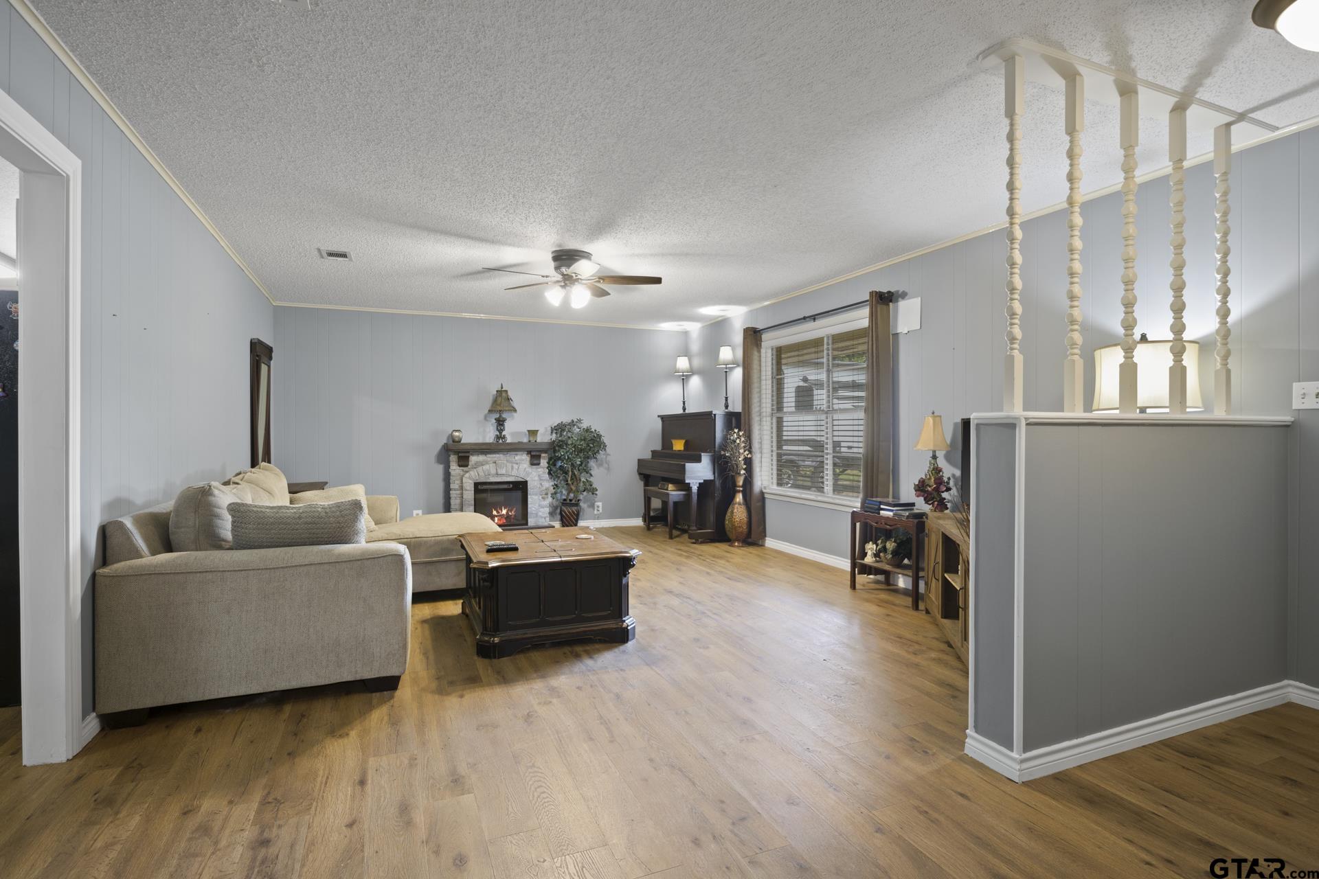 408 Rosewood