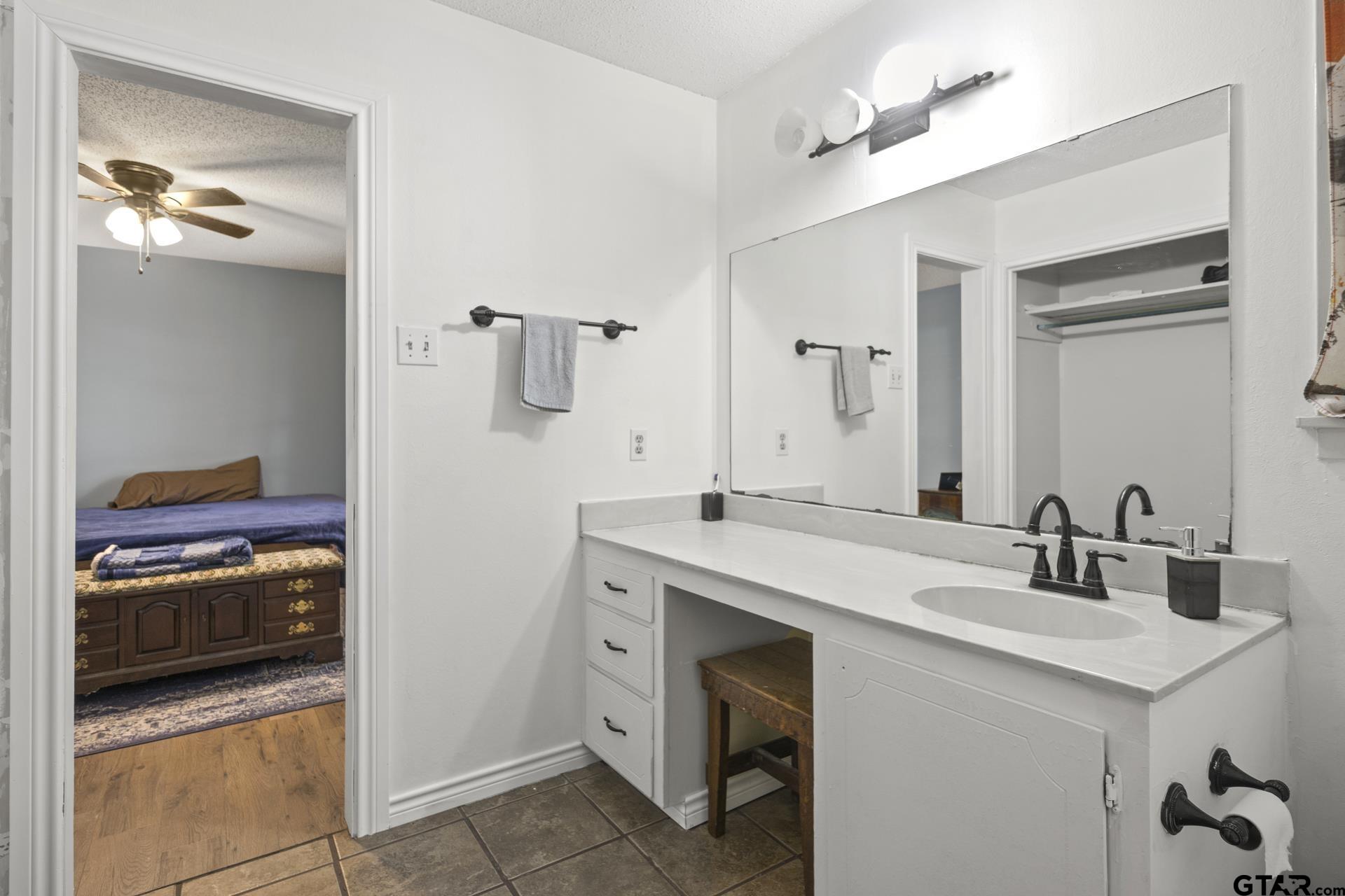 408 Rosewood
