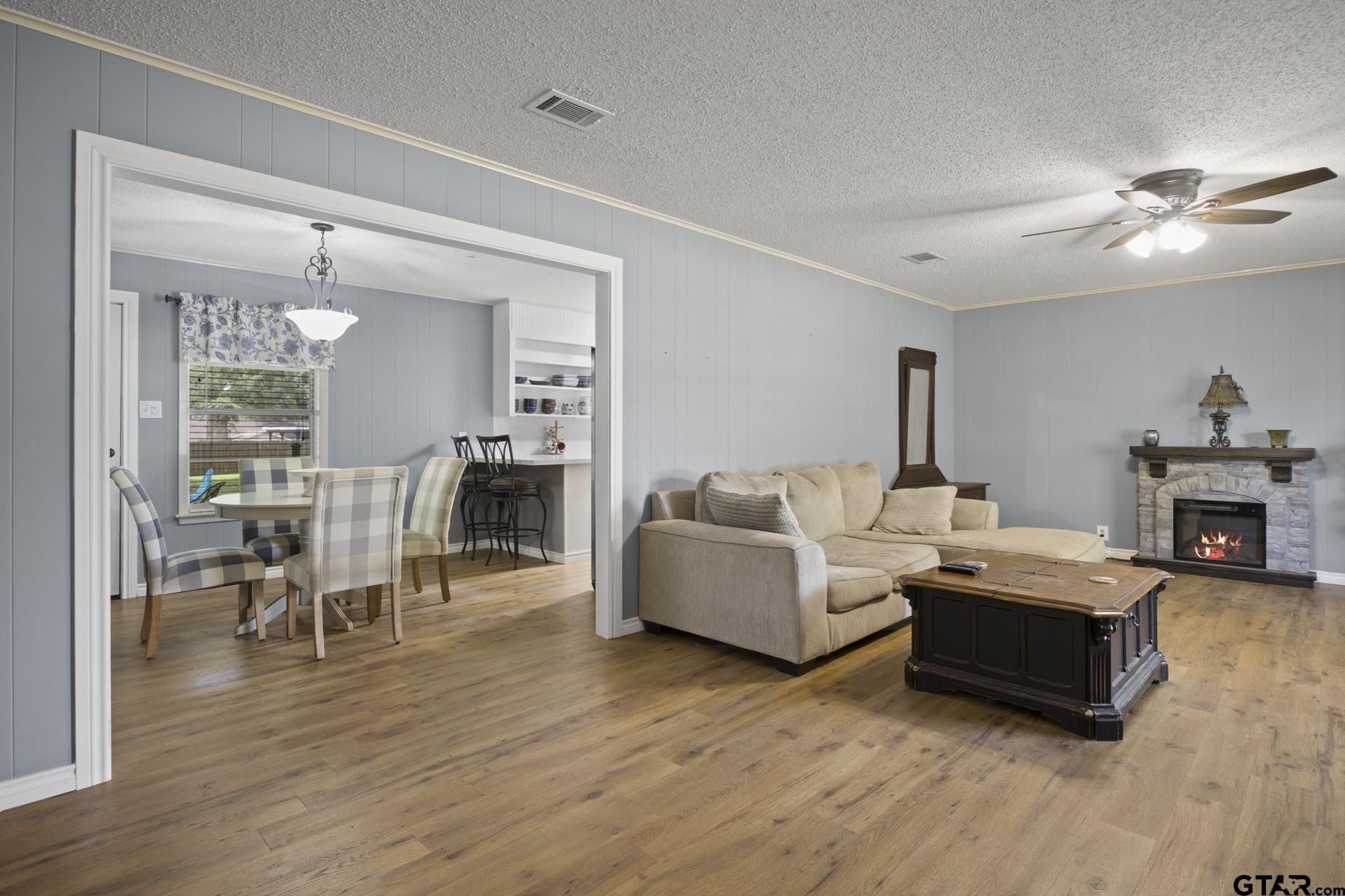 408 Rosewood