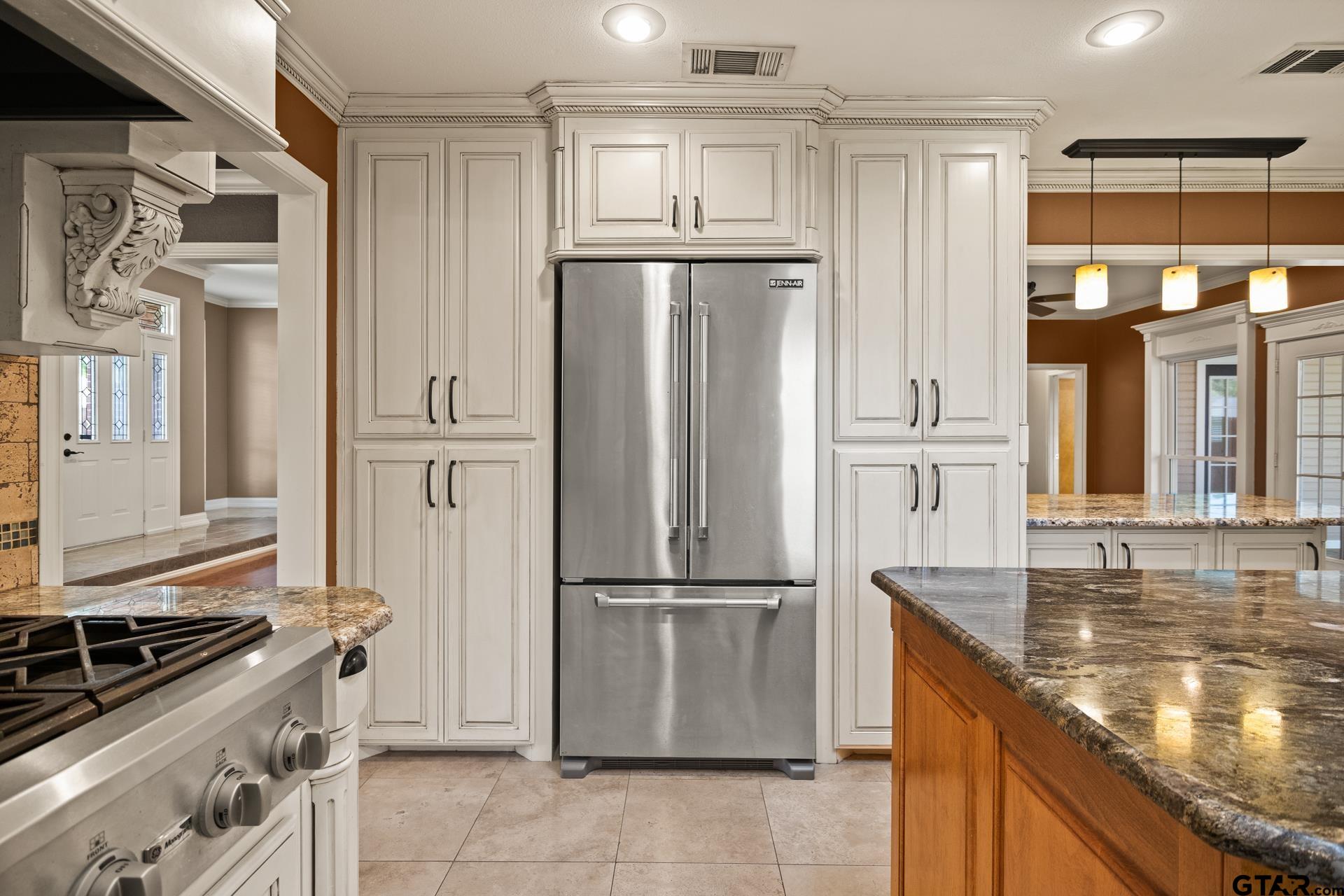212 Turnberry Cir