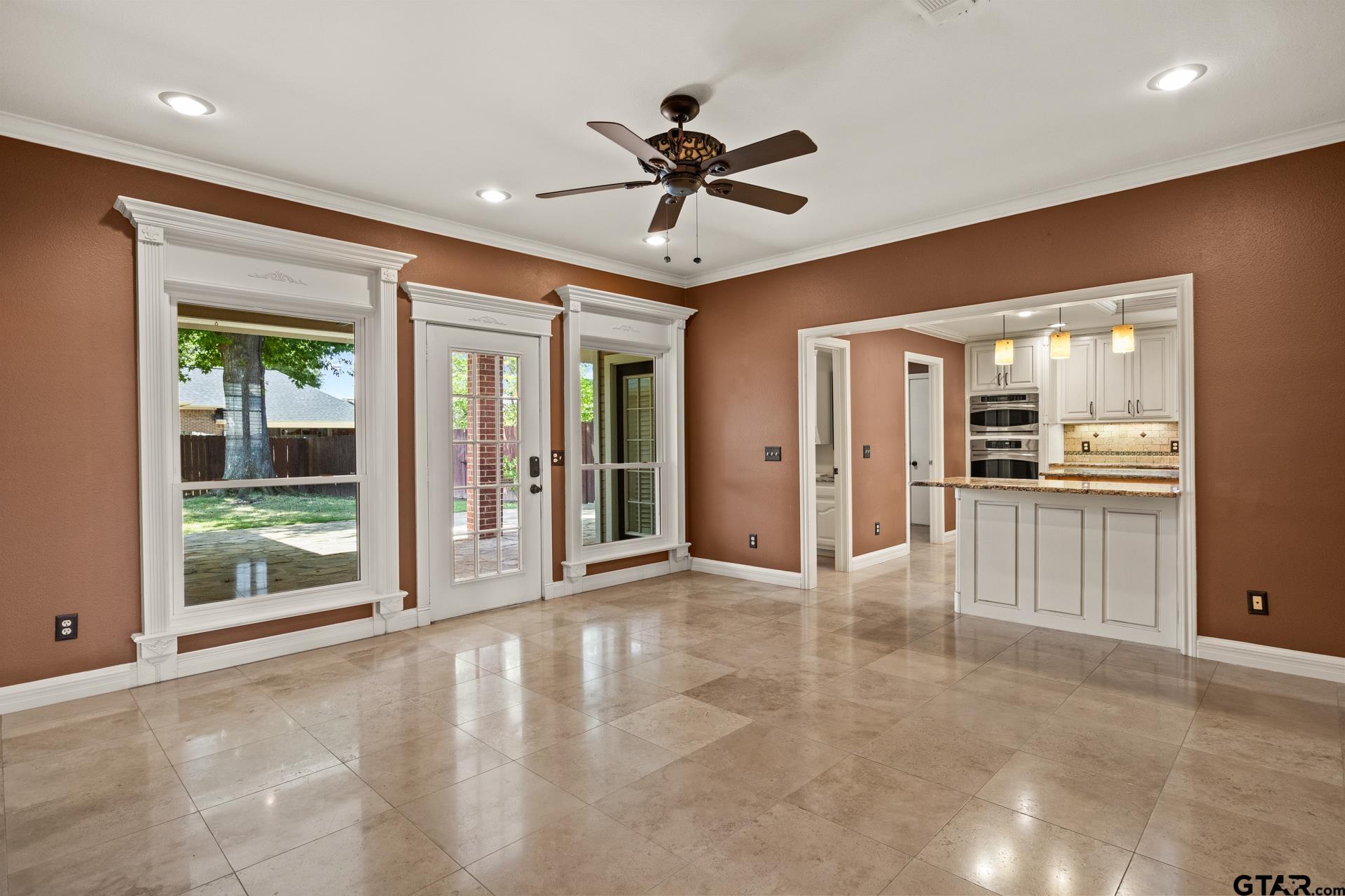 212 Turnberry Cir