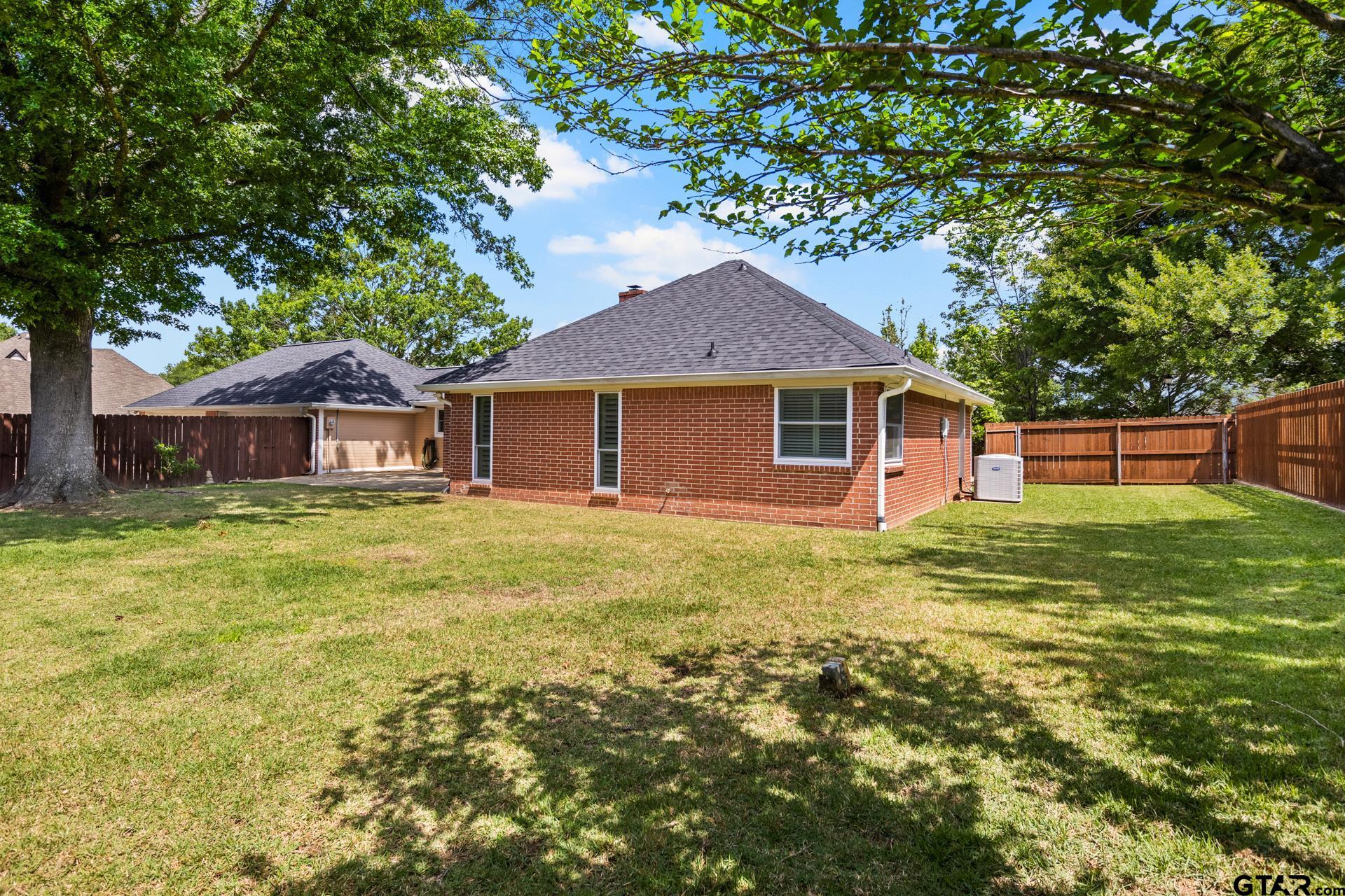 212 Turnberry Cir