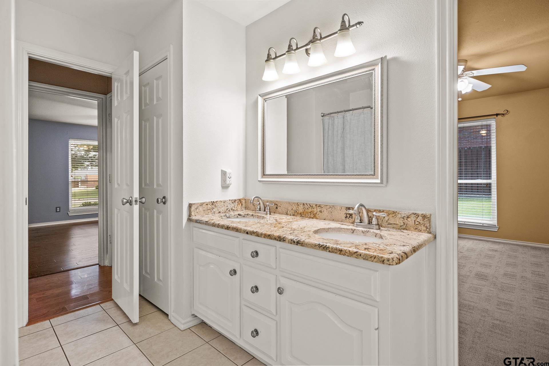 212 Turnberry Cir