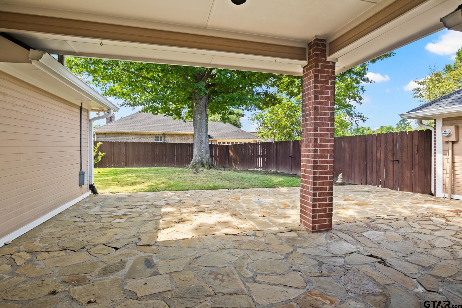 212 Turnberry Cir