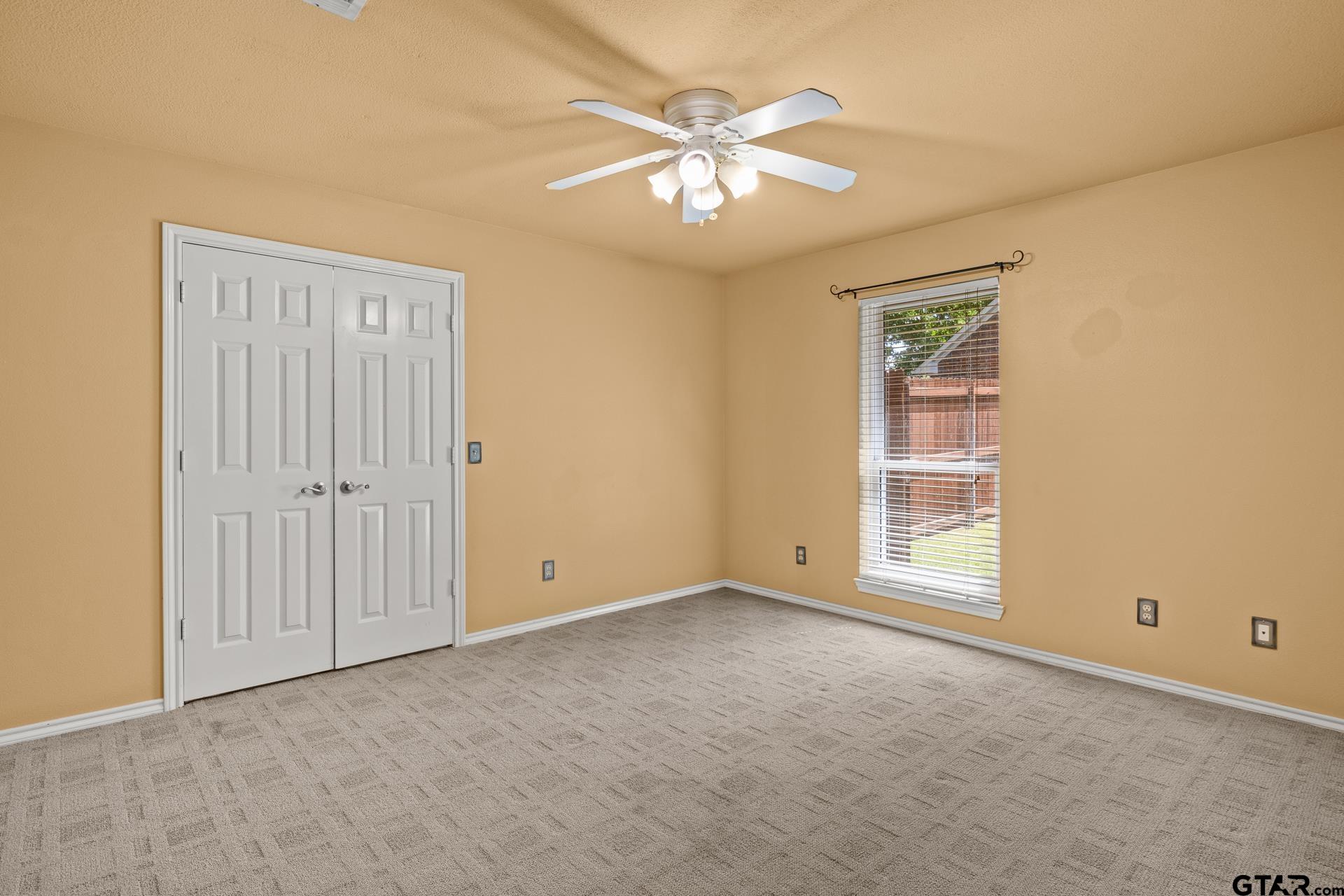 212 Turnberry Cir