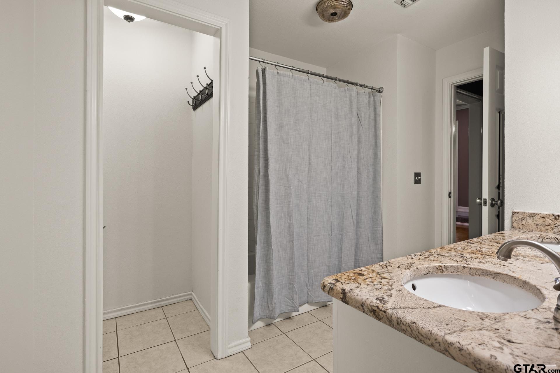 212 Turnberry Cir