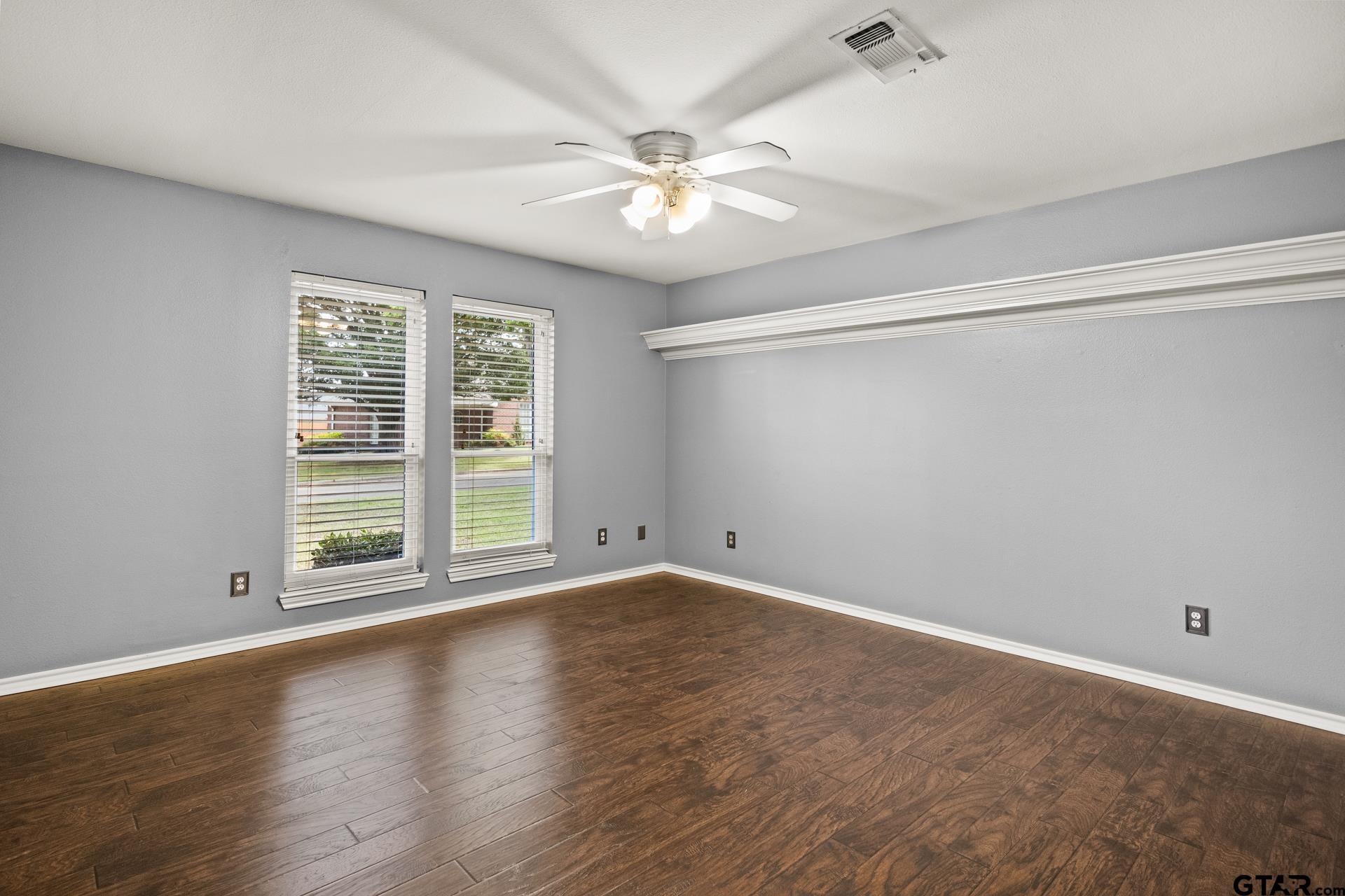 212 Turnberry Cir