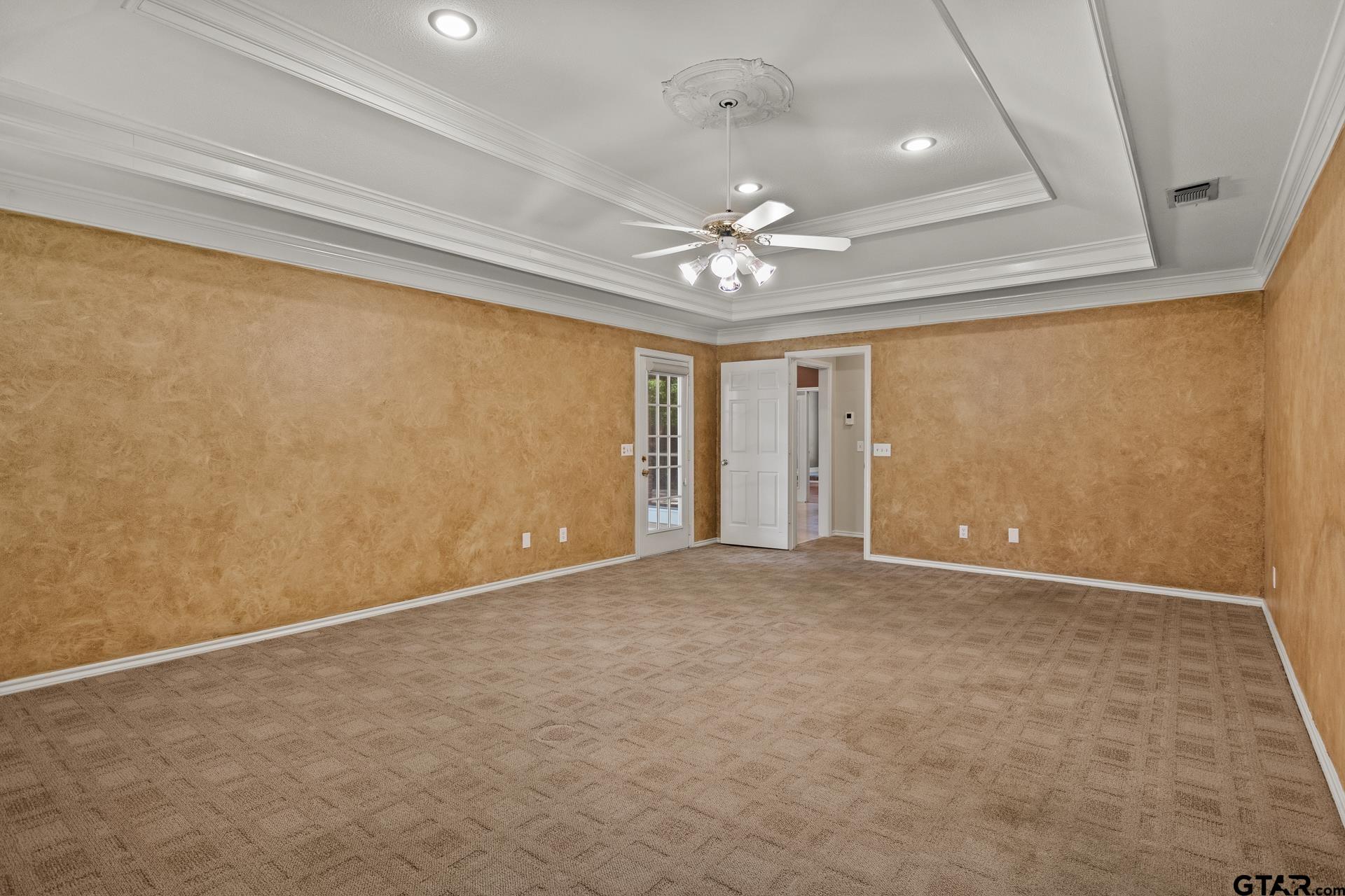 212 Turnberry Cir