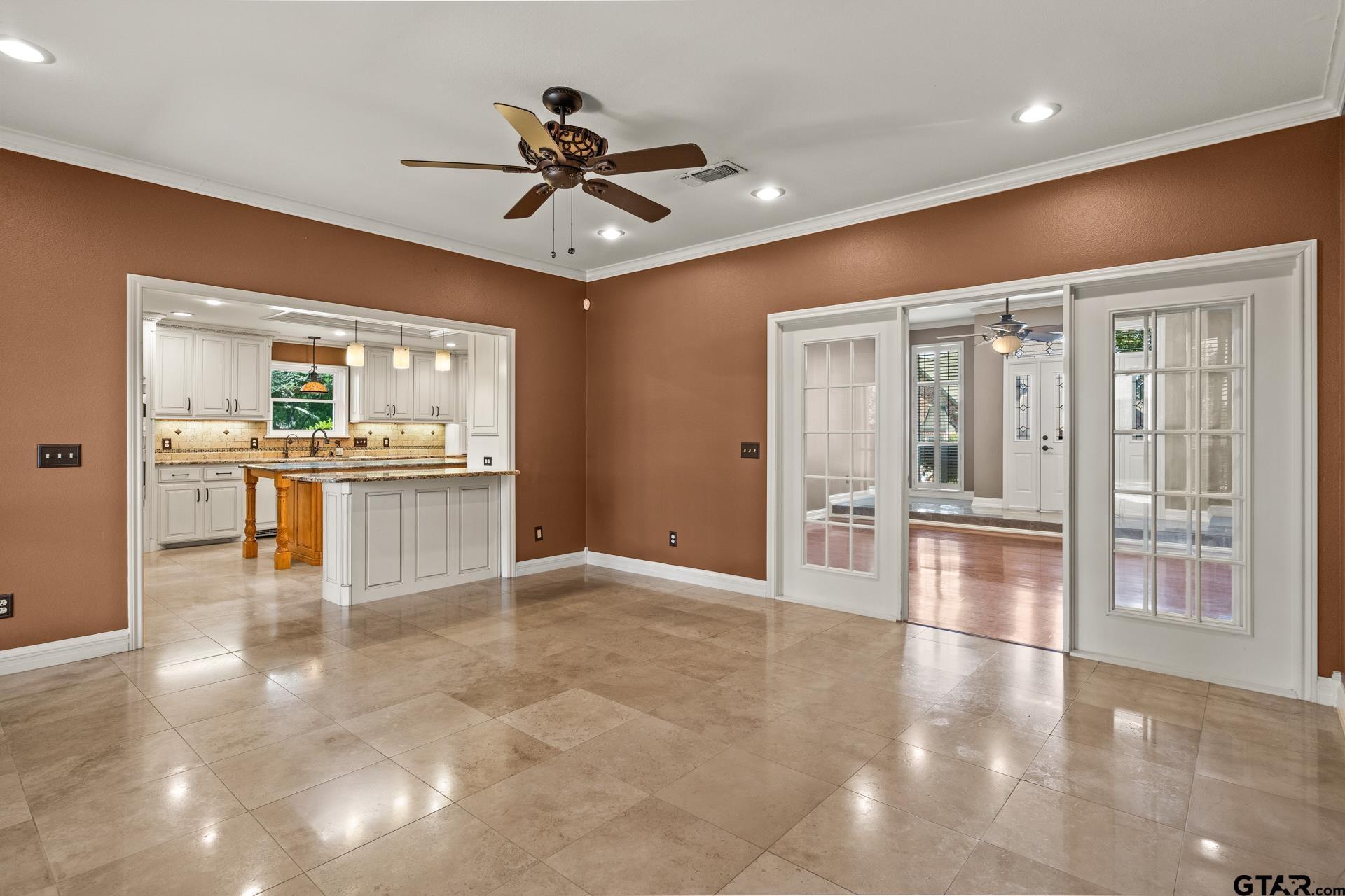 212 Turnberry Cir