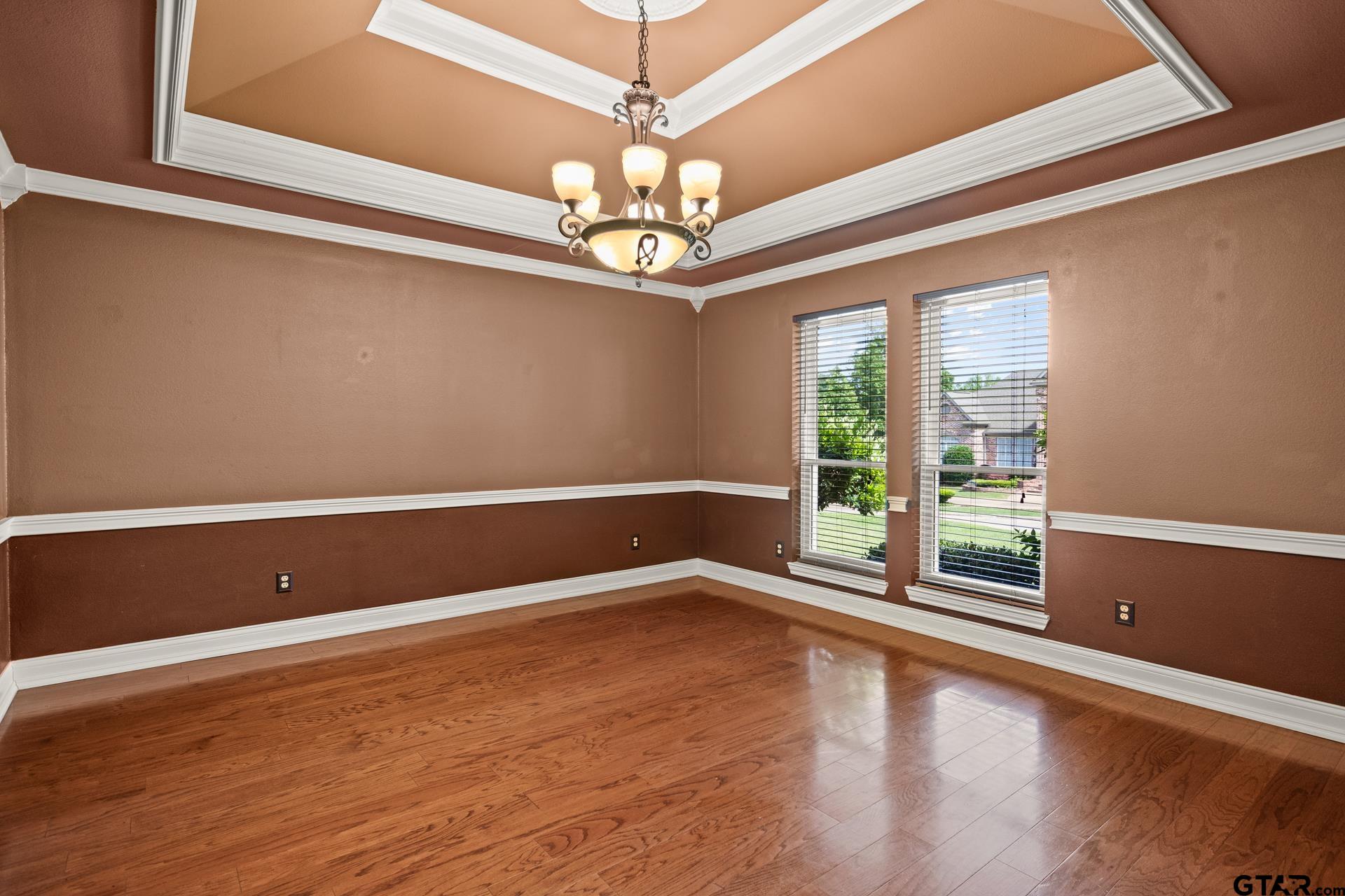 212 Turnberry Cir