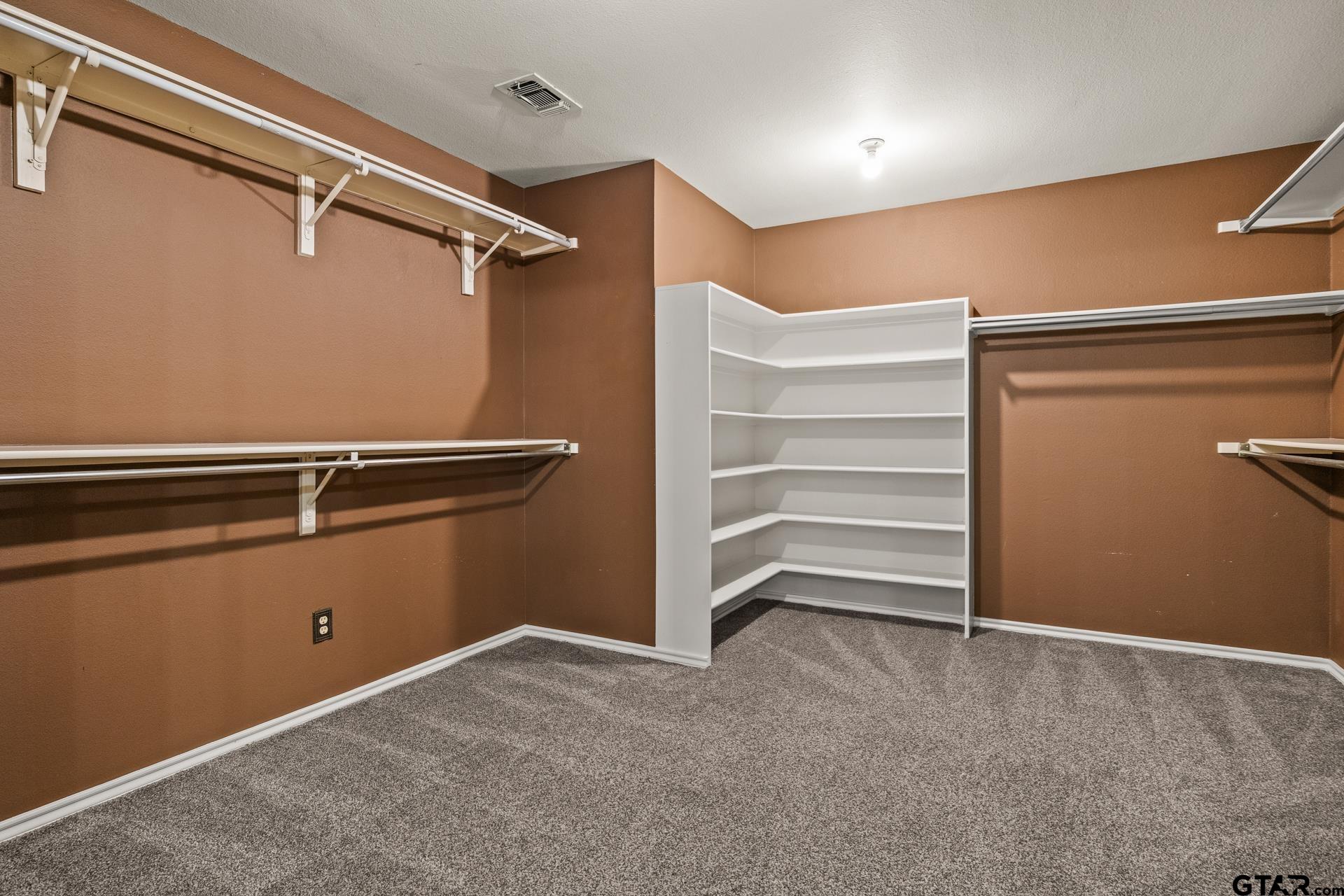 212 Turnberry Cir
