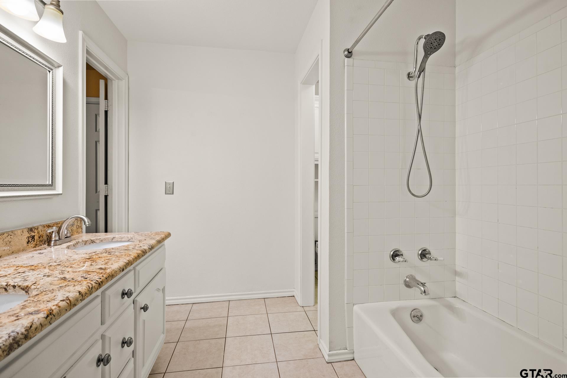 212 Turnberry Cir