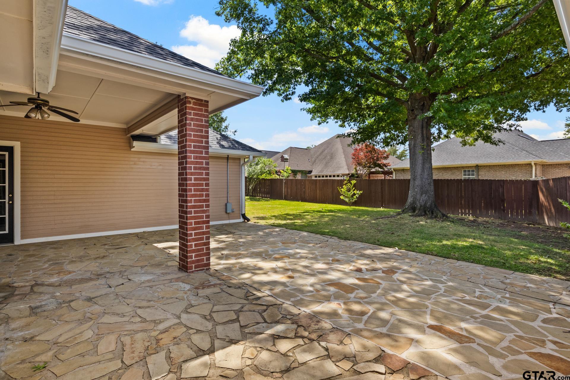 212 Turnberry Cir
