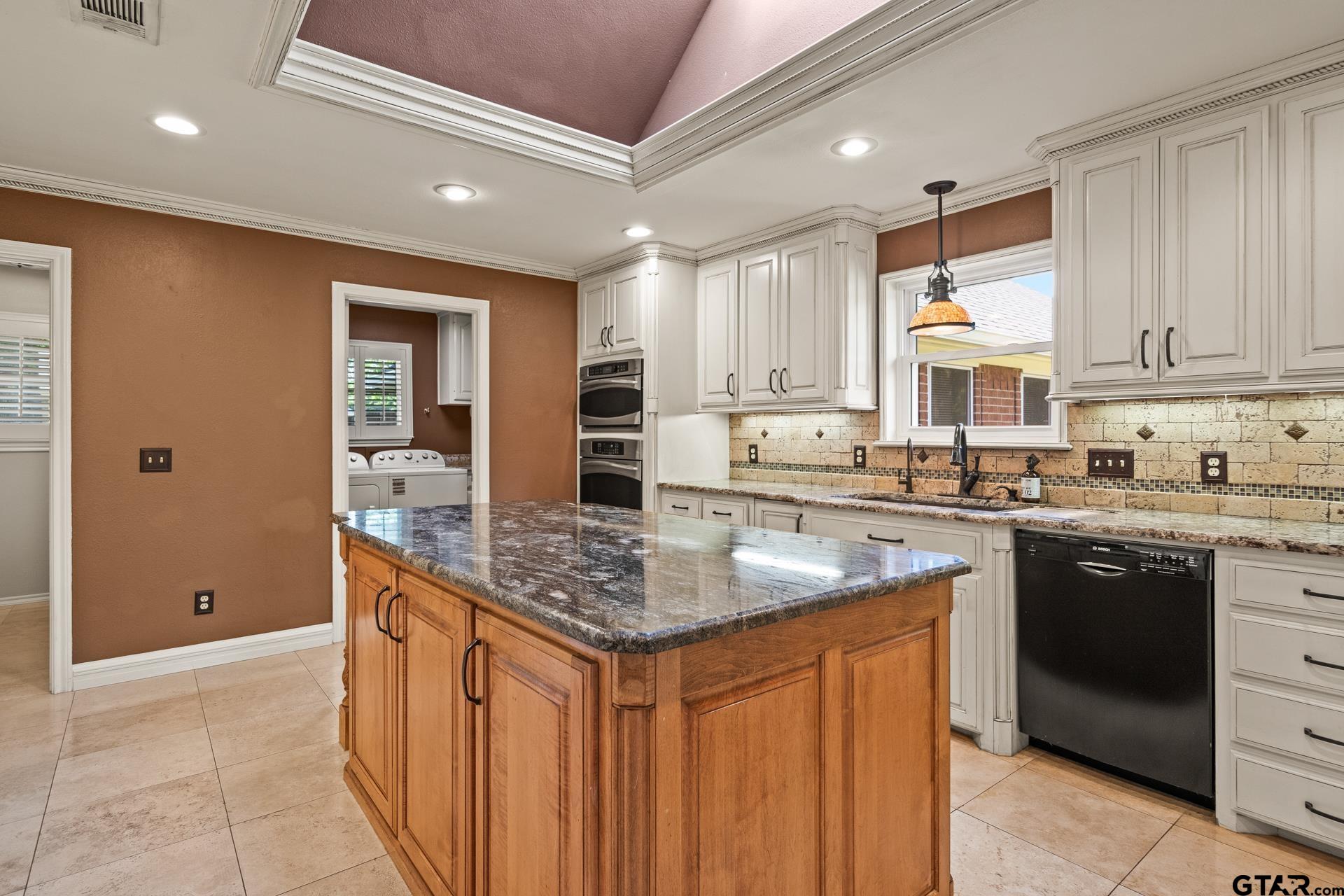 212 Turnberry Cir