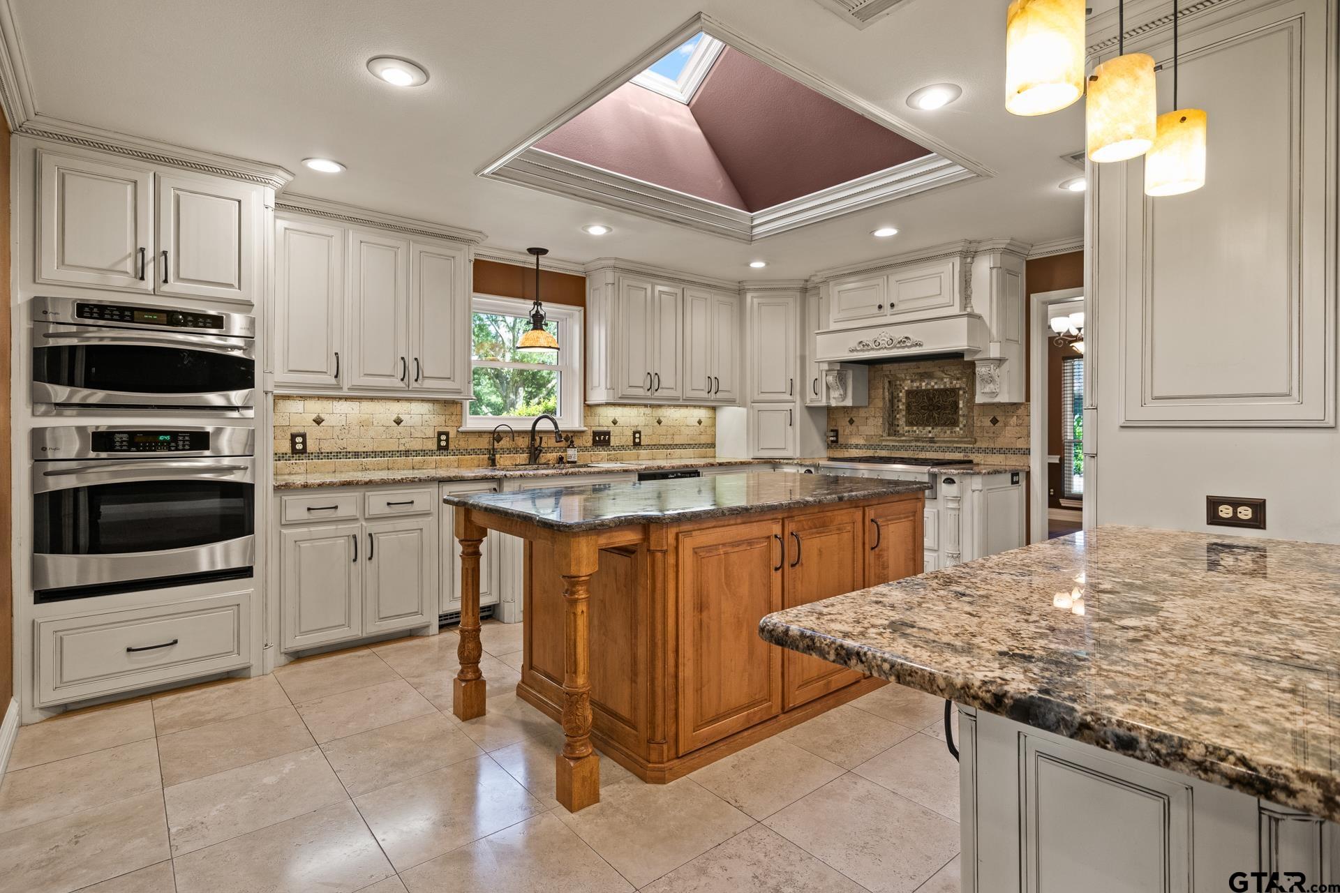 212 Turnberry Cir