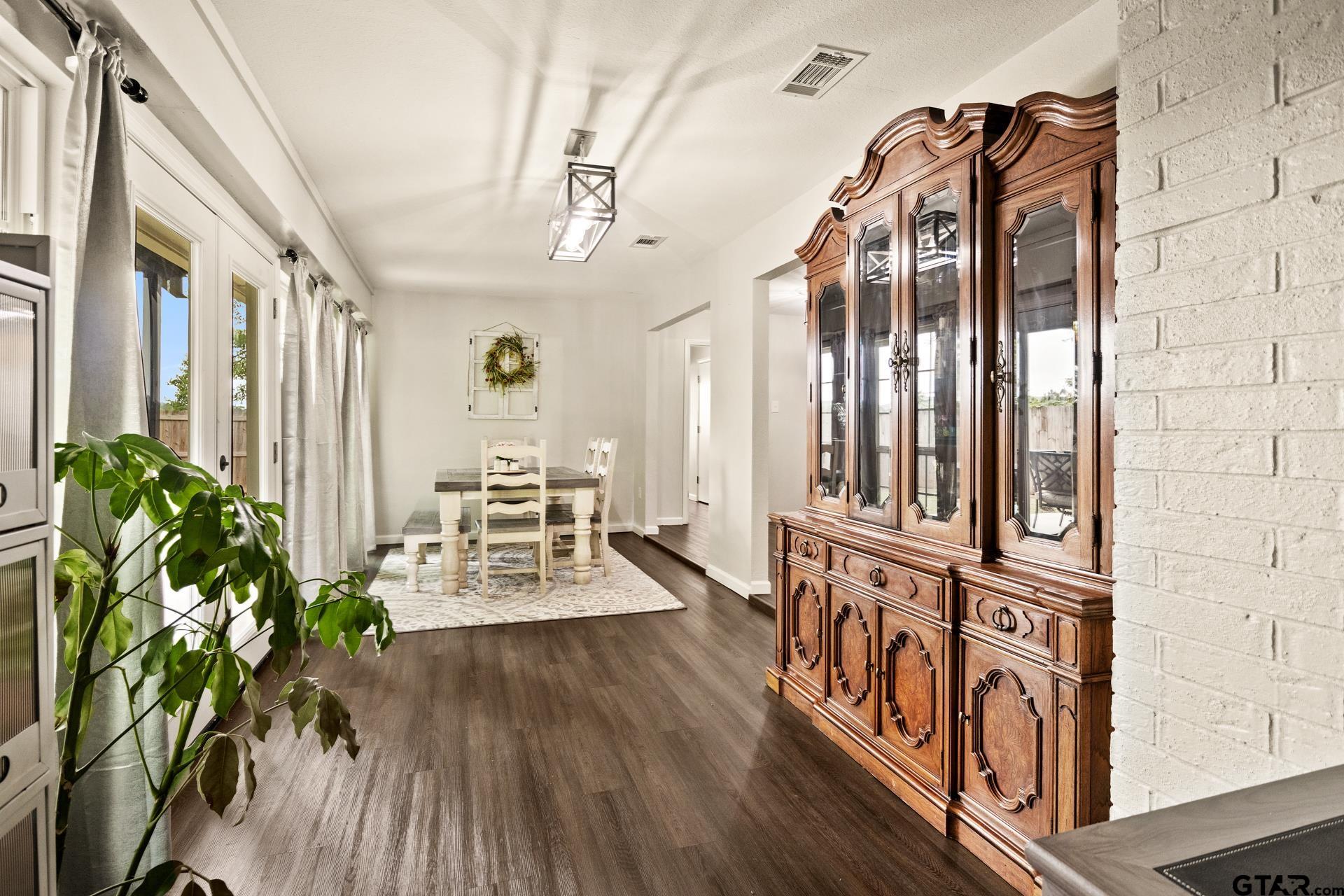 1413 Irvin Parkway