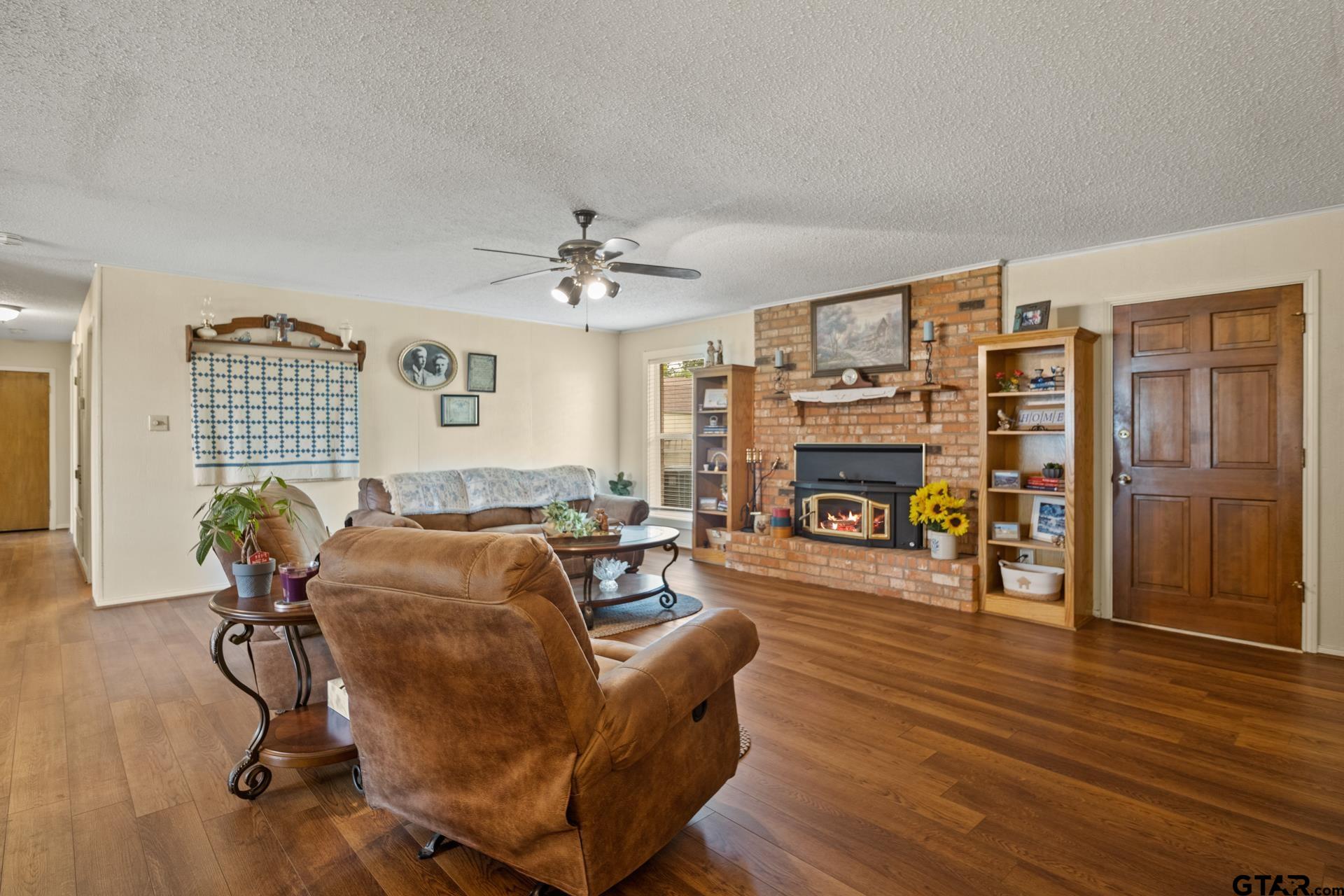 415 Rosewood