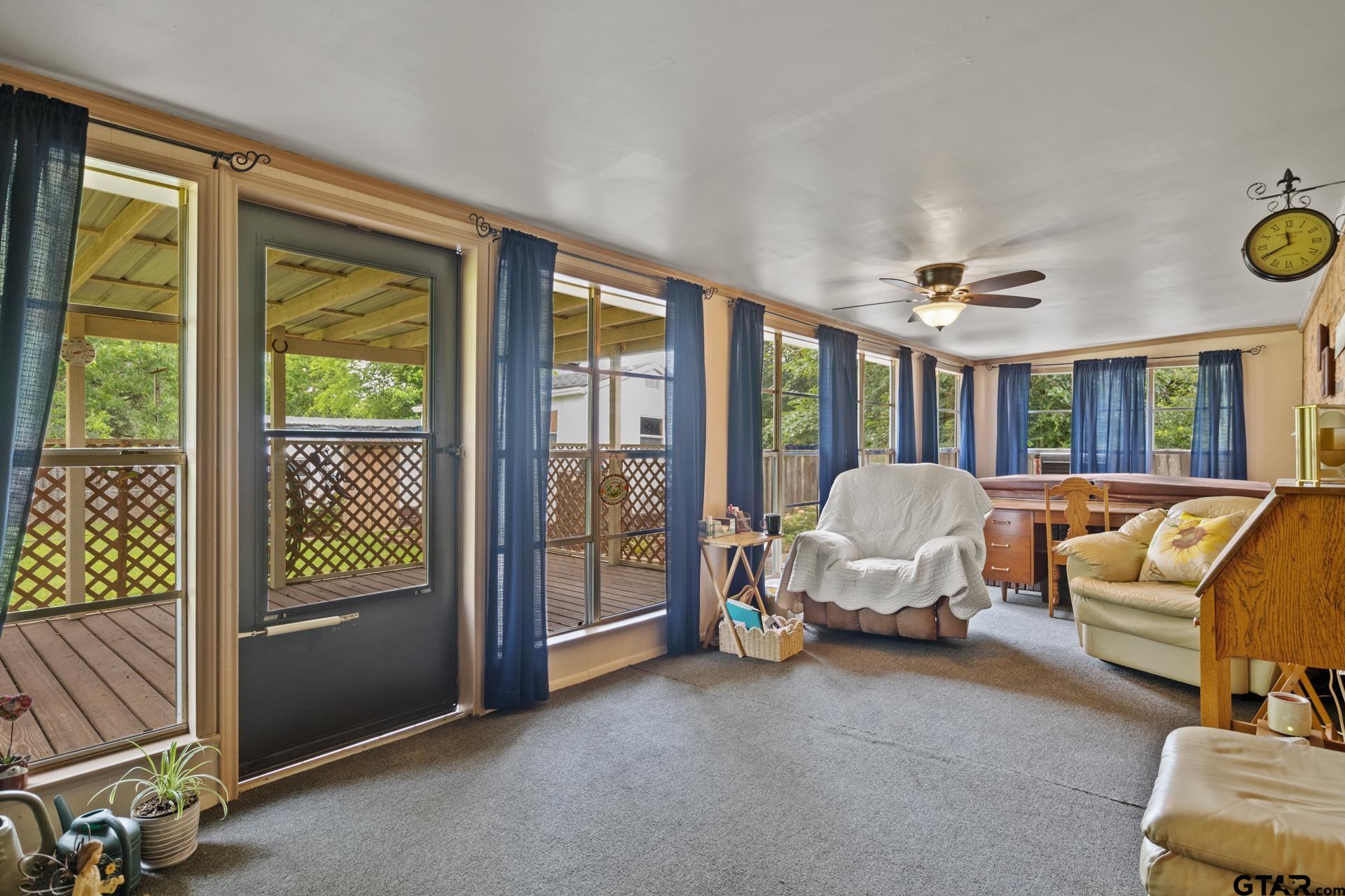 415 Rosewood