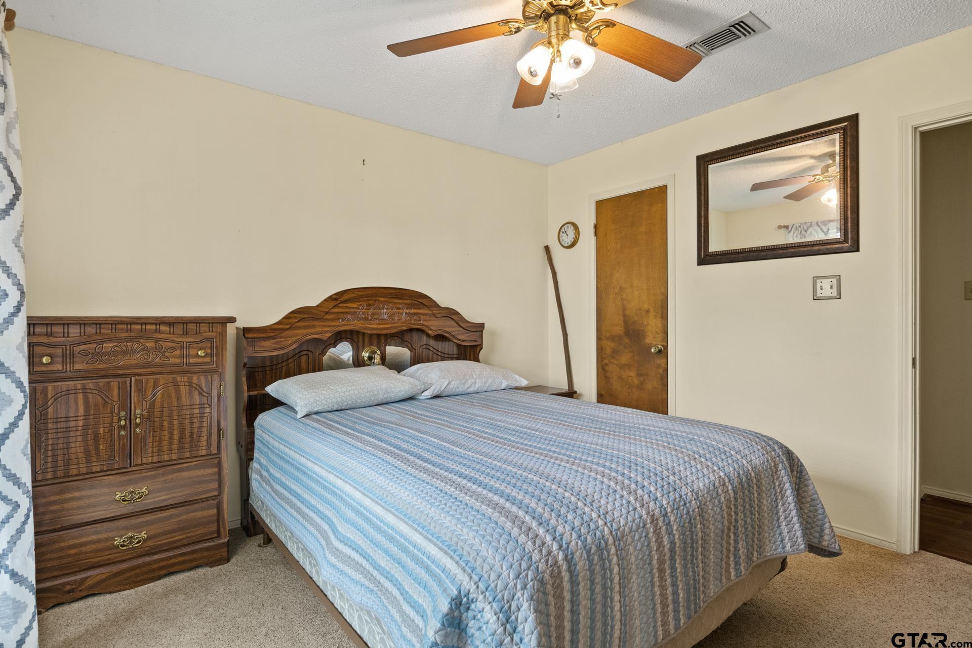 415 Rosewood