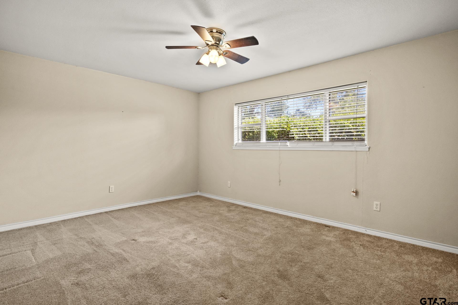 191 W Billy Daniels St