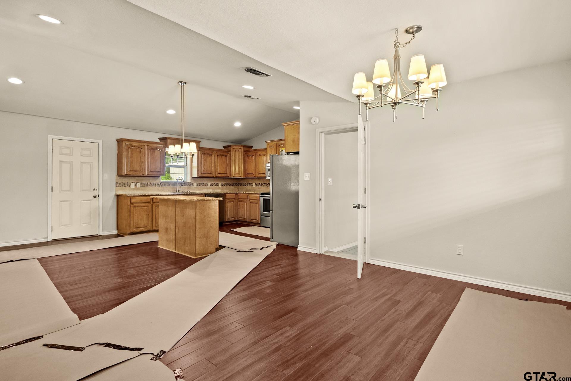 191 W Billy Daniels St
