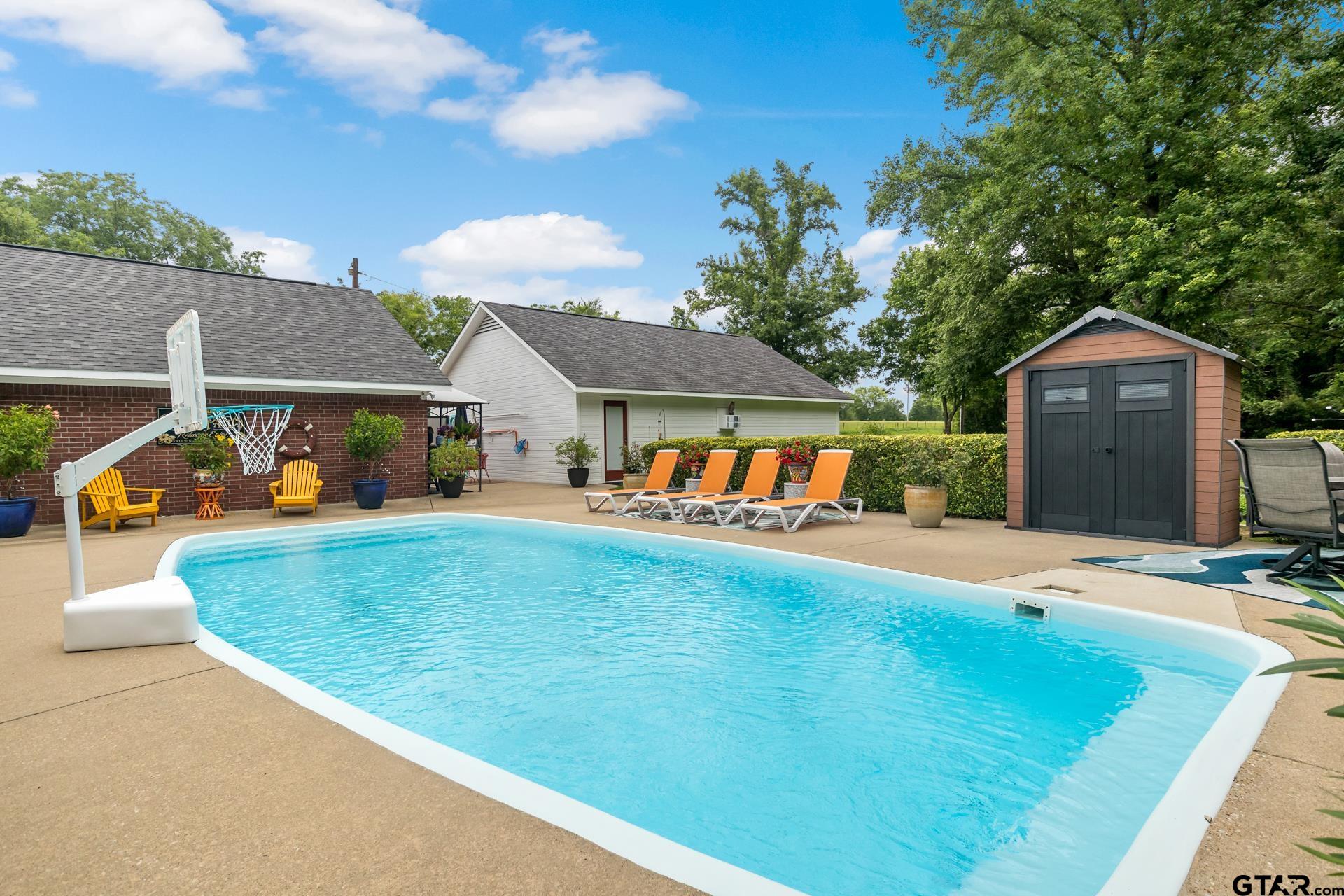 15 County road 3244