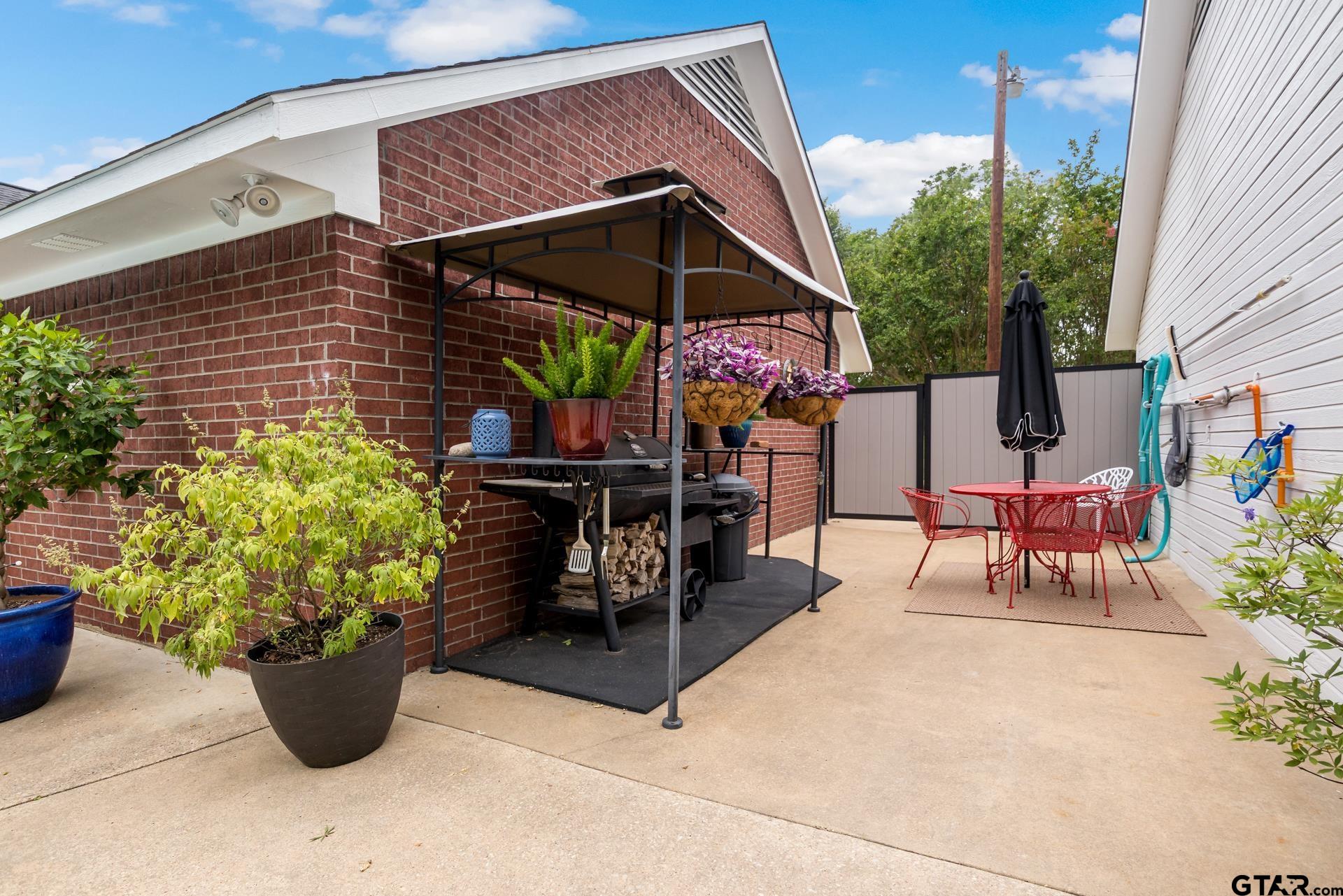 15 County road 3244