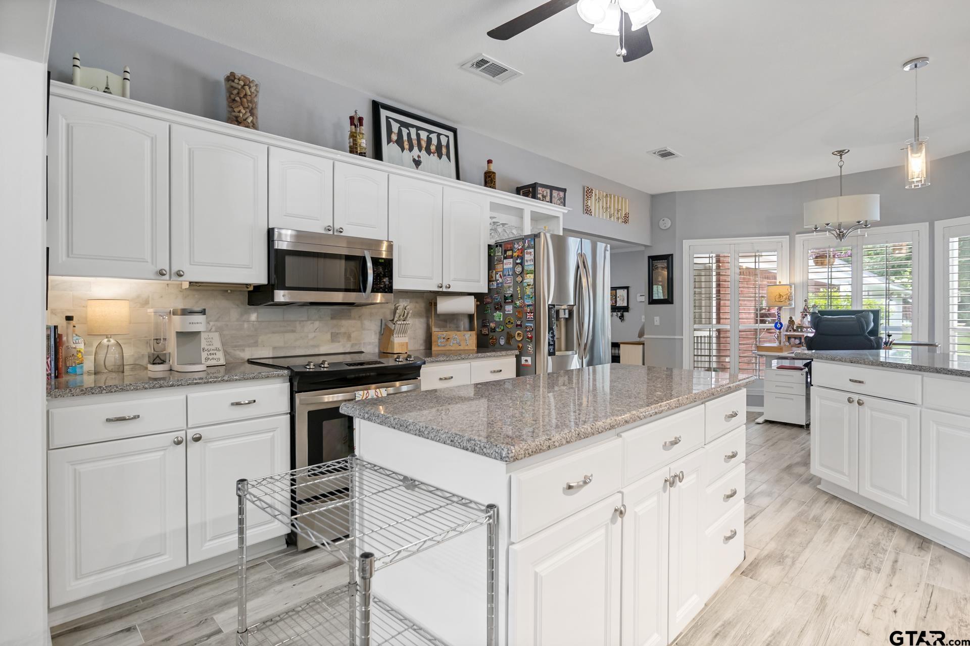 15 County road 3244