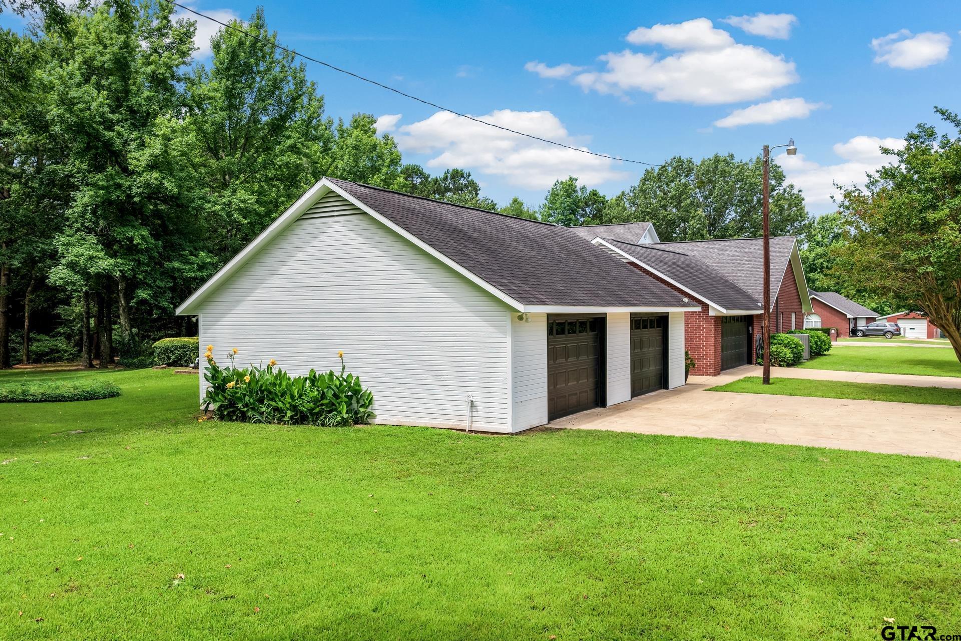 15 County road 3244