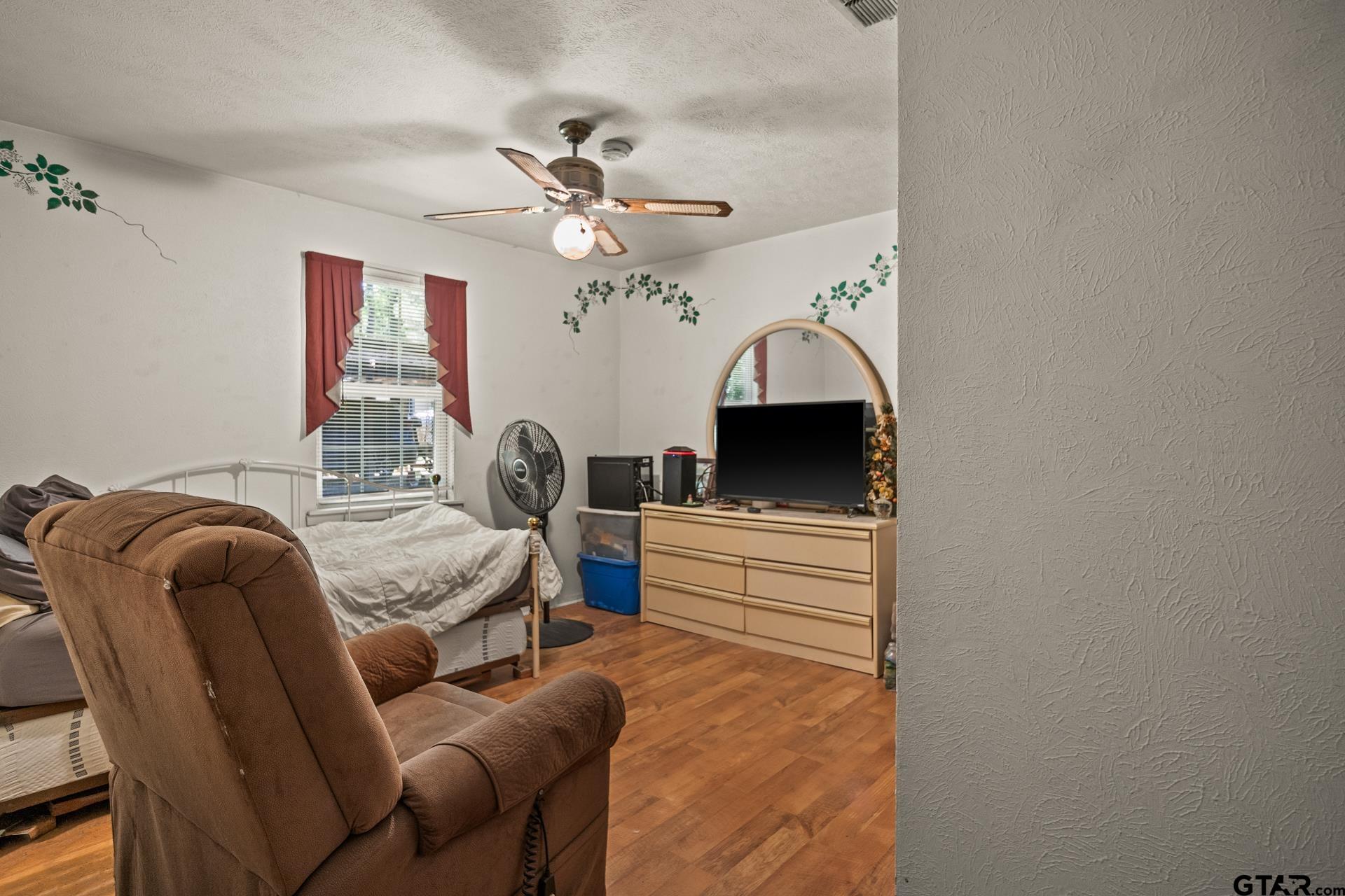 4469 County Road 1579