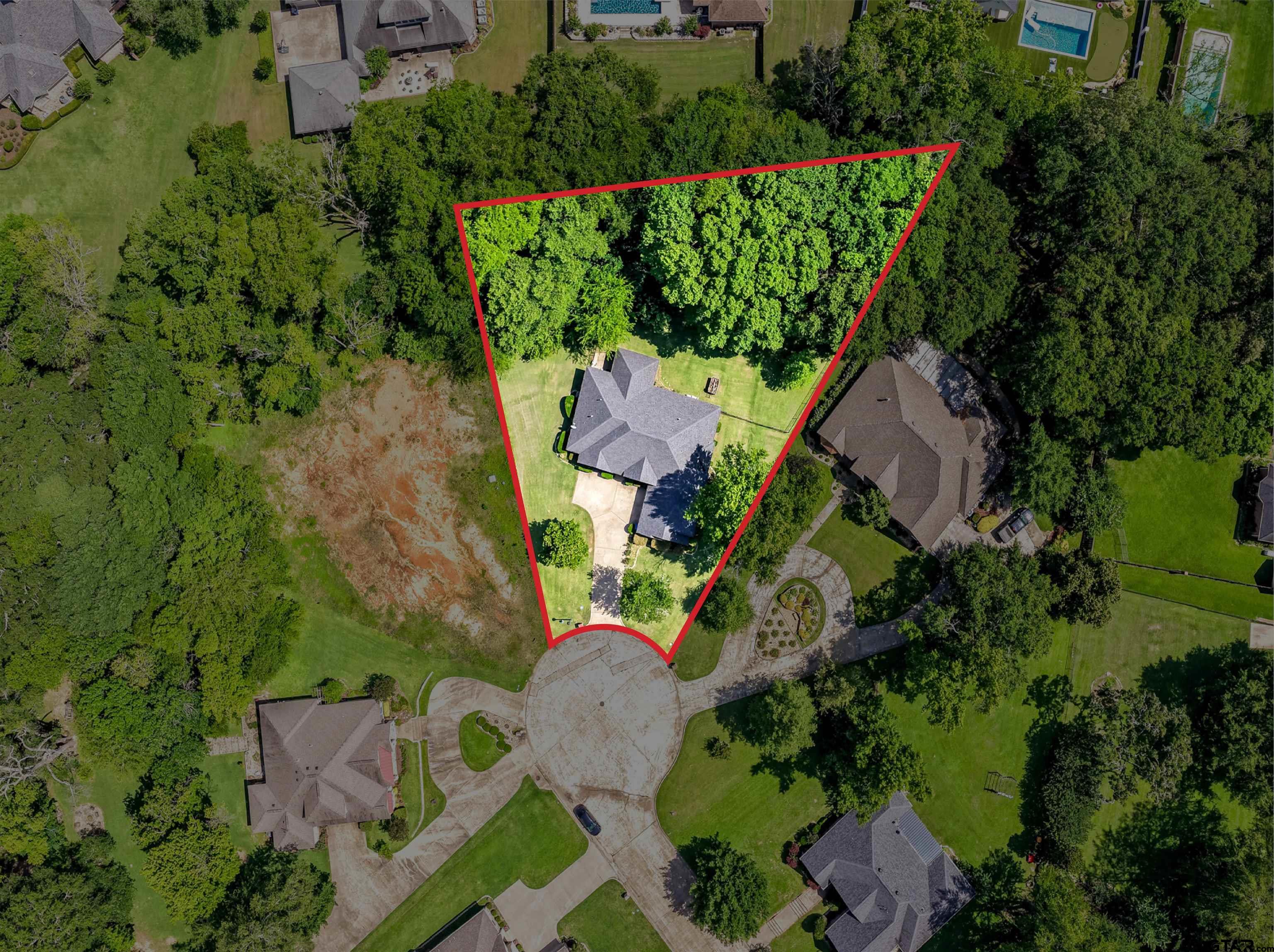 910 Holly Hill Ln