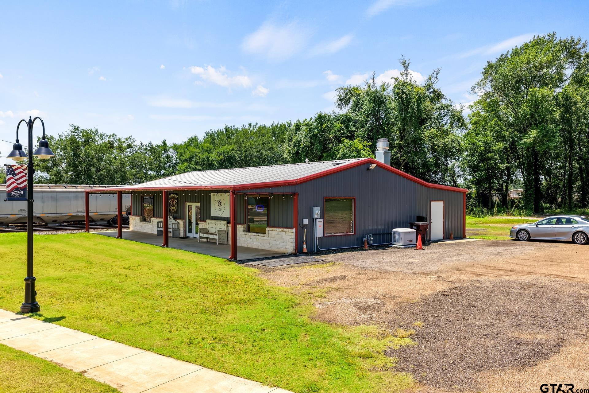 220 Quitman
