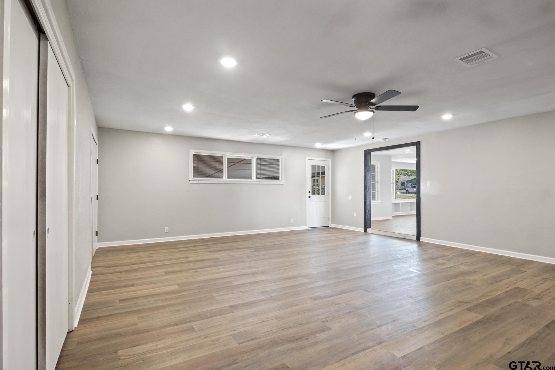700 W Broadway Street