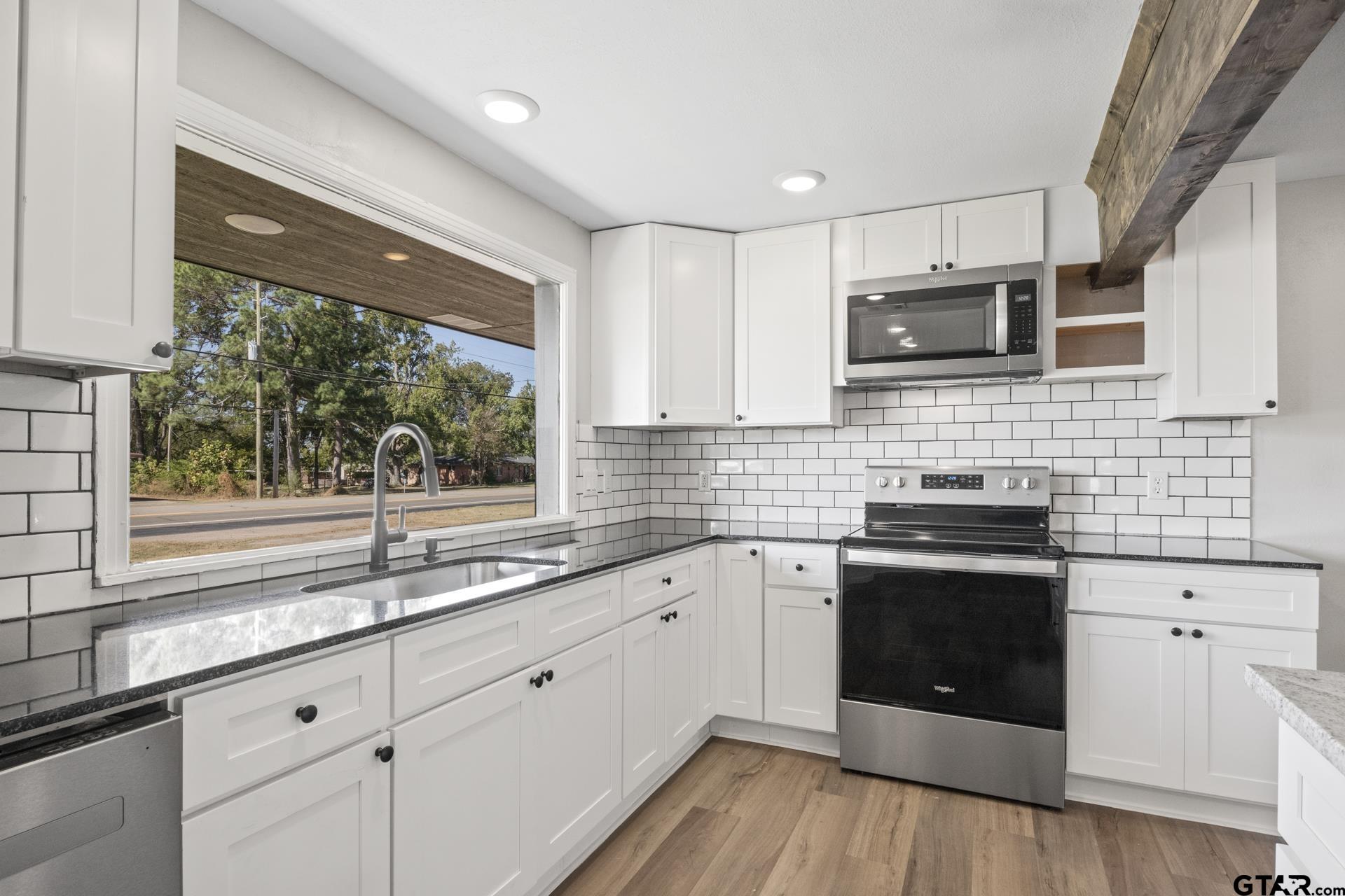 700 W Broadway Street