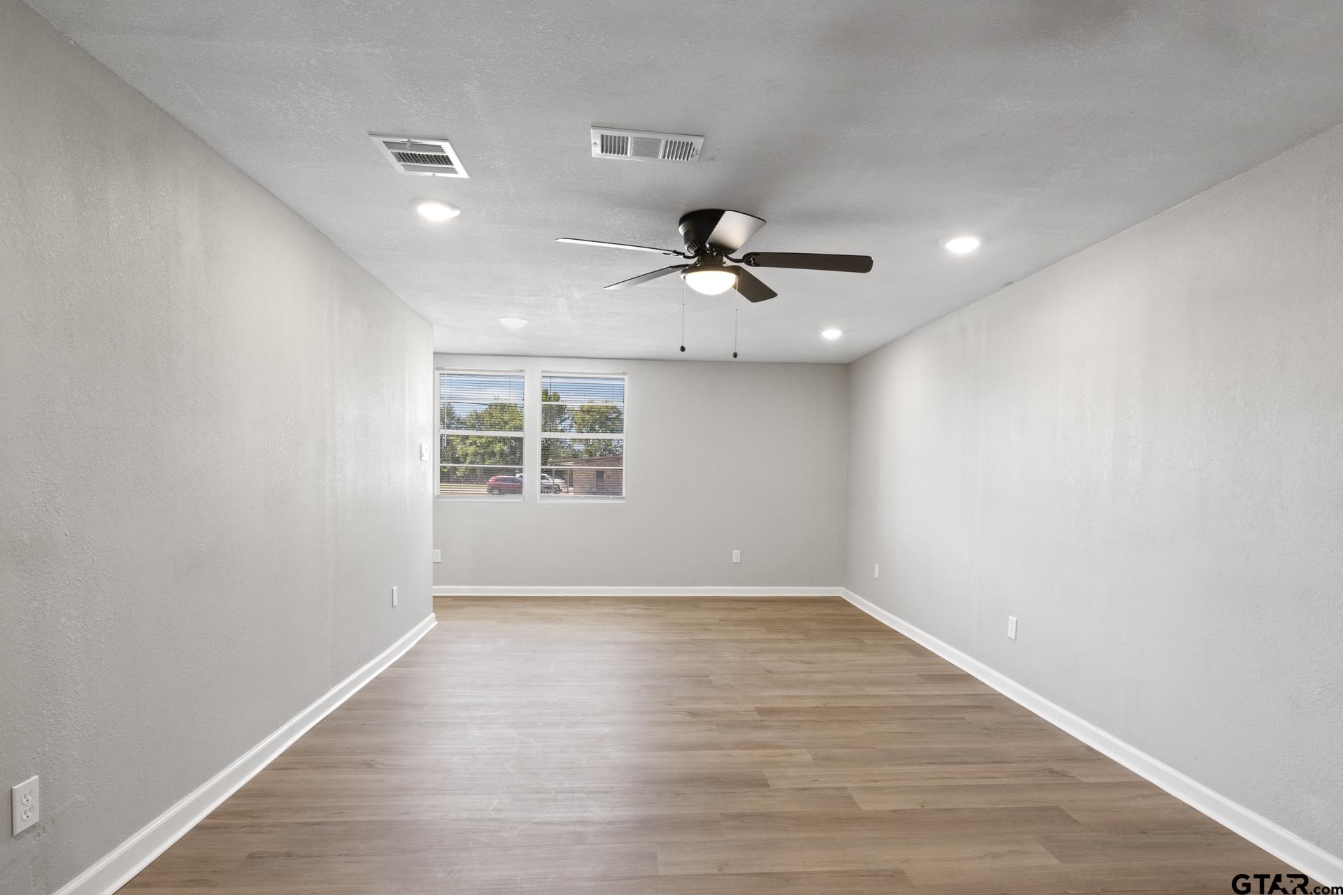 700 W Broadway Street