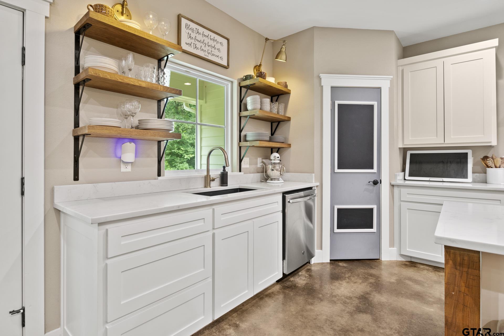 256 County Road 4224