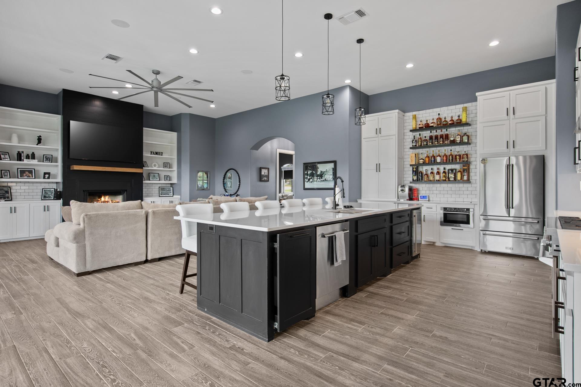367 Private Road 54166