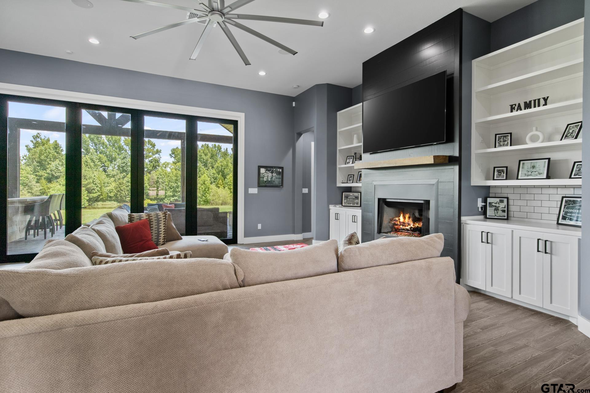 367 Private Road 54166