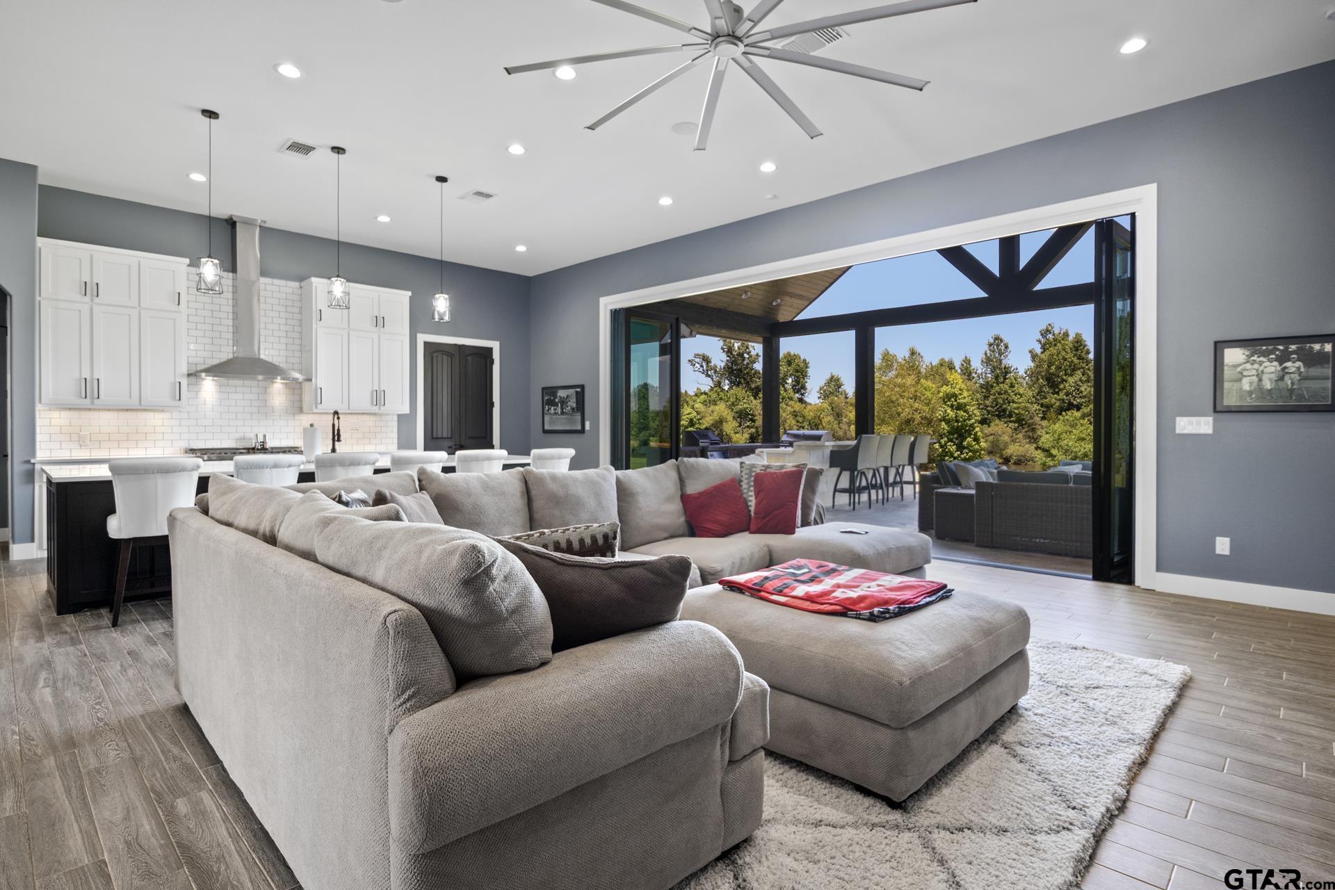 367 Private Road 54166