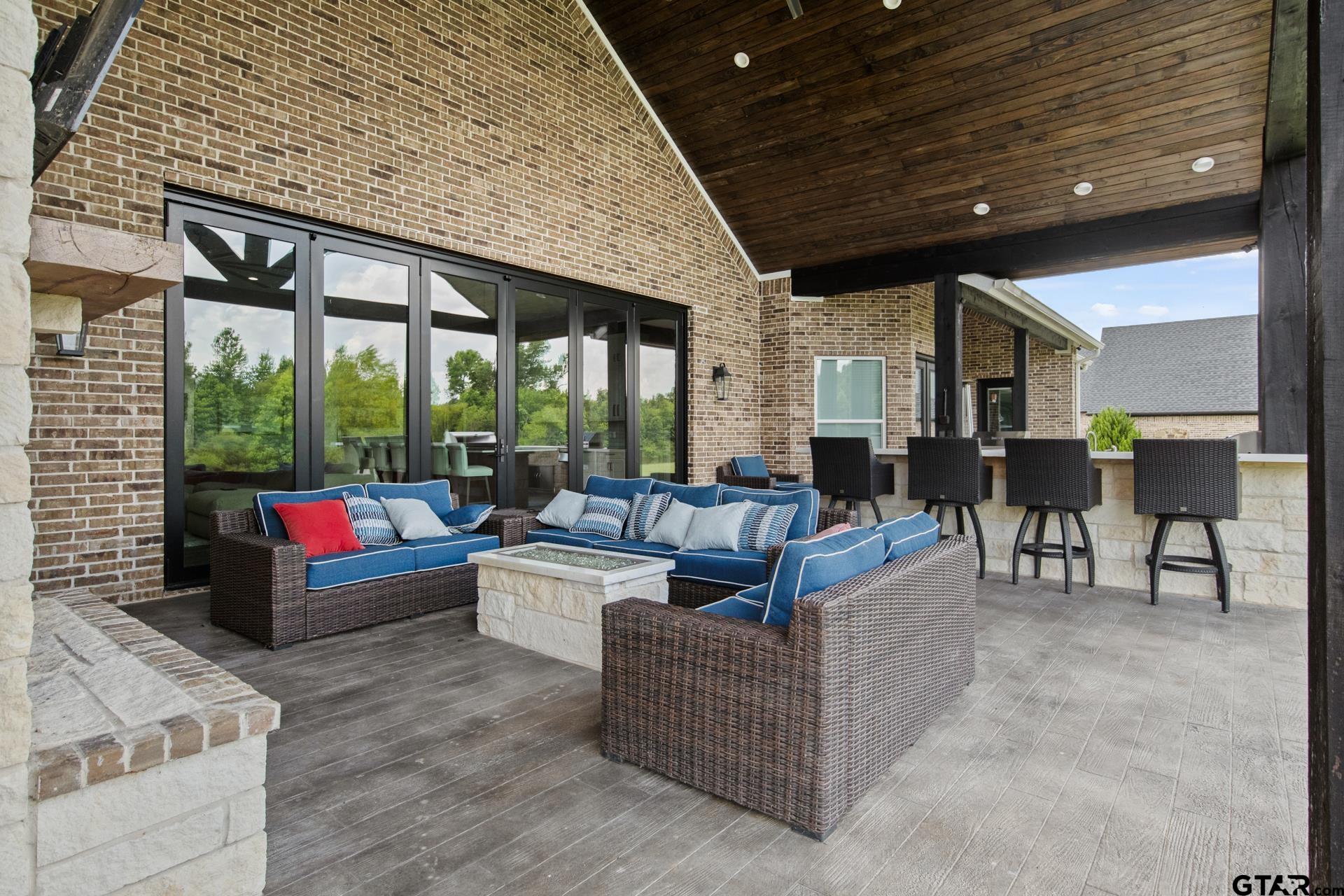 367 Private Road 54166