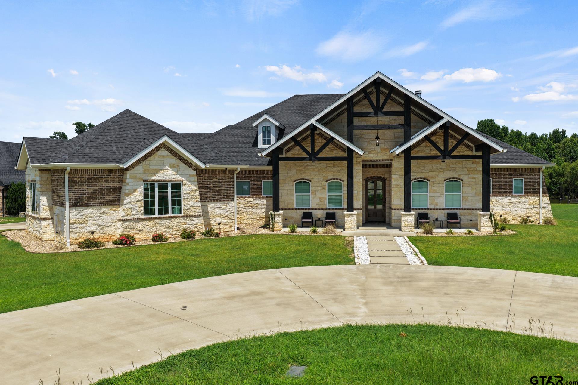367 Private Road 54166