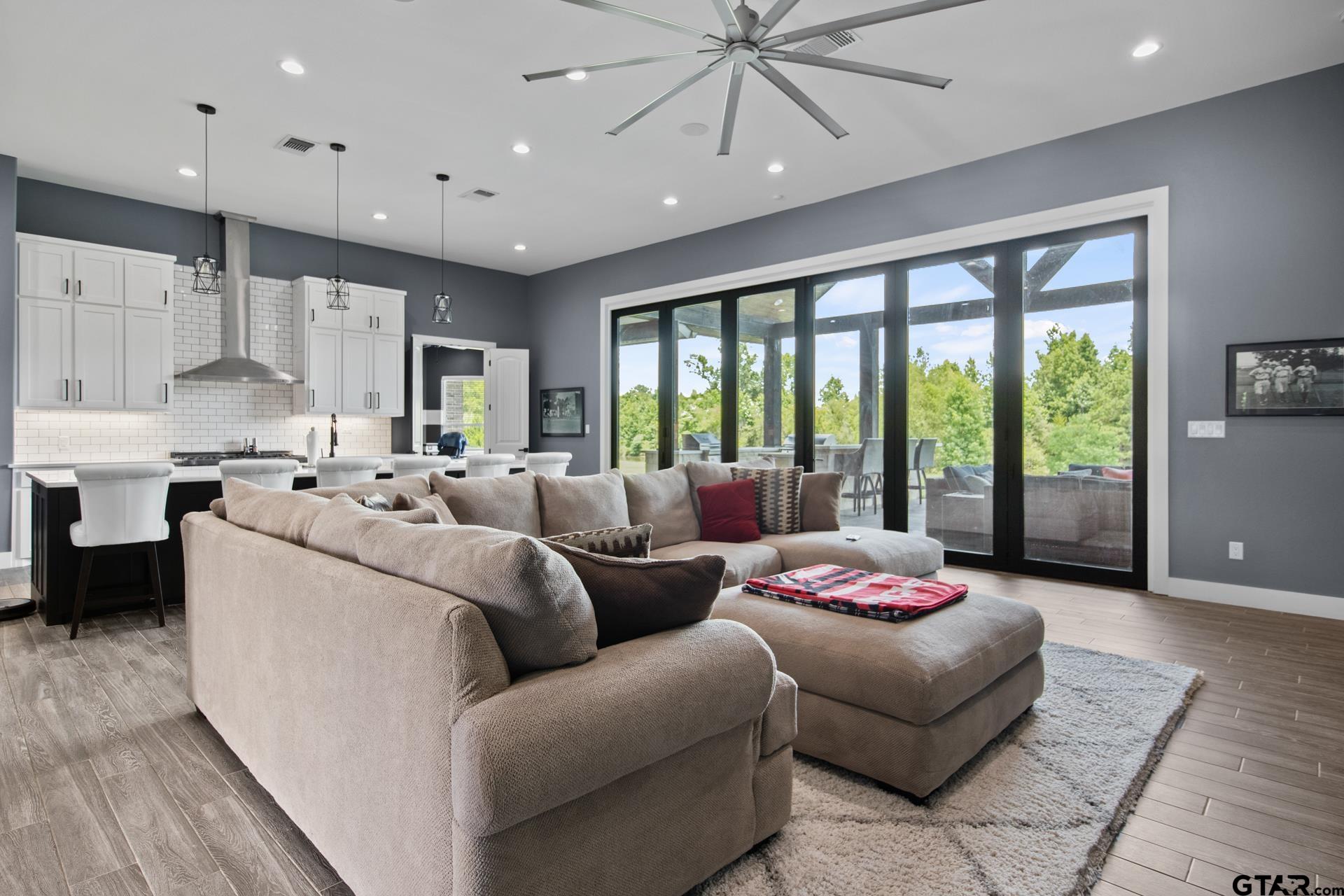 367 Private Road 54166