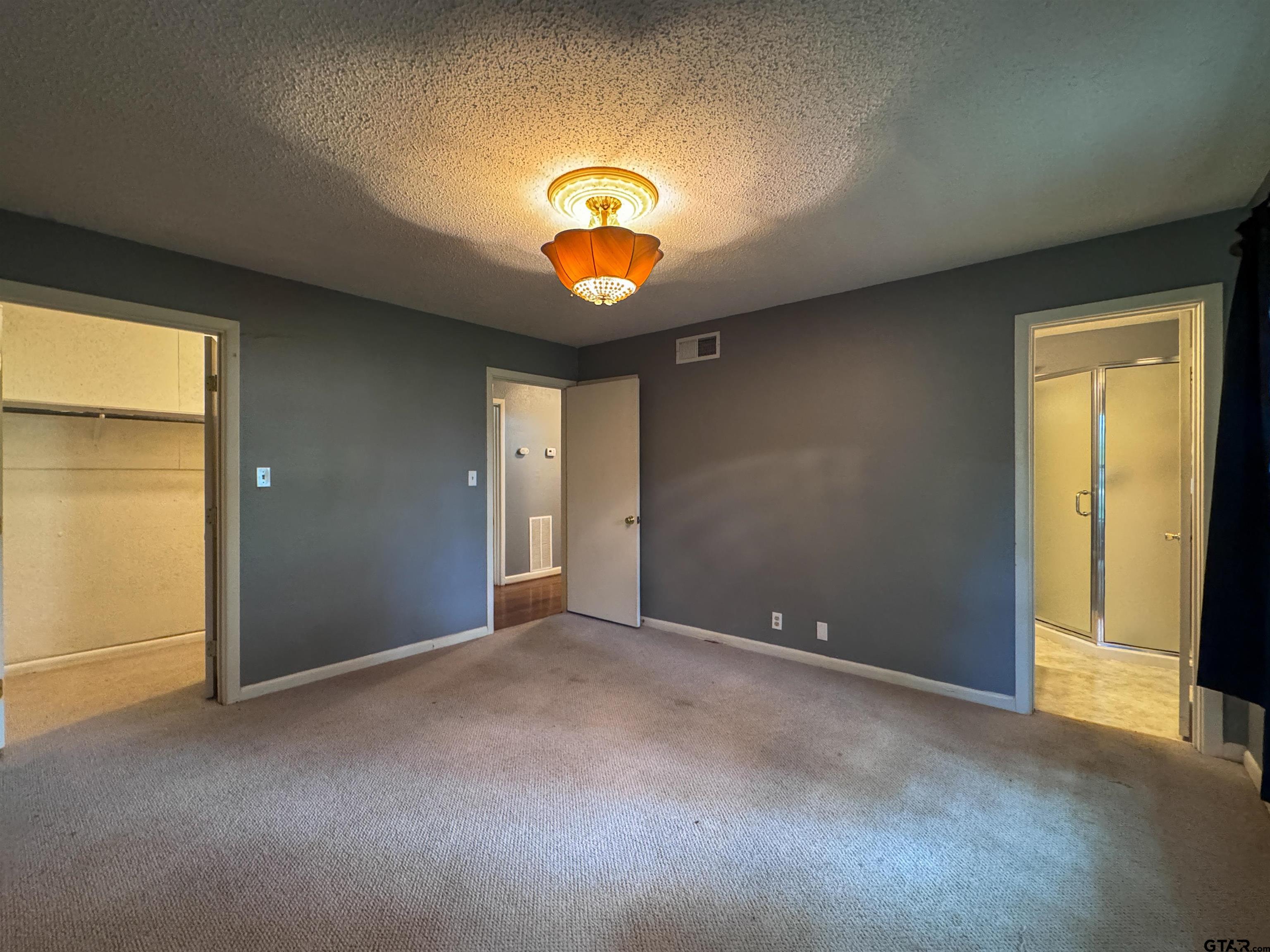 702 S Greer