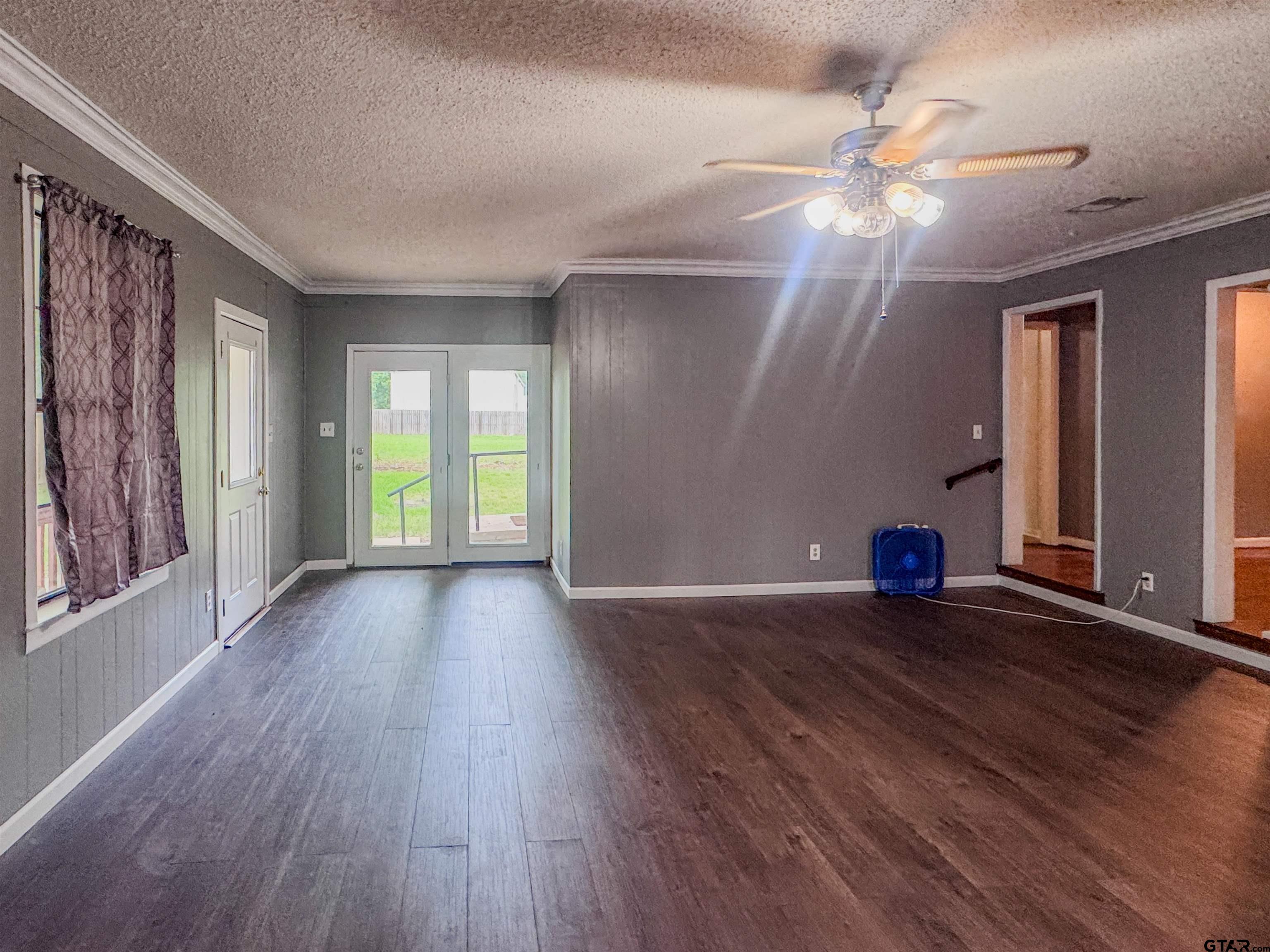 702 S Greer