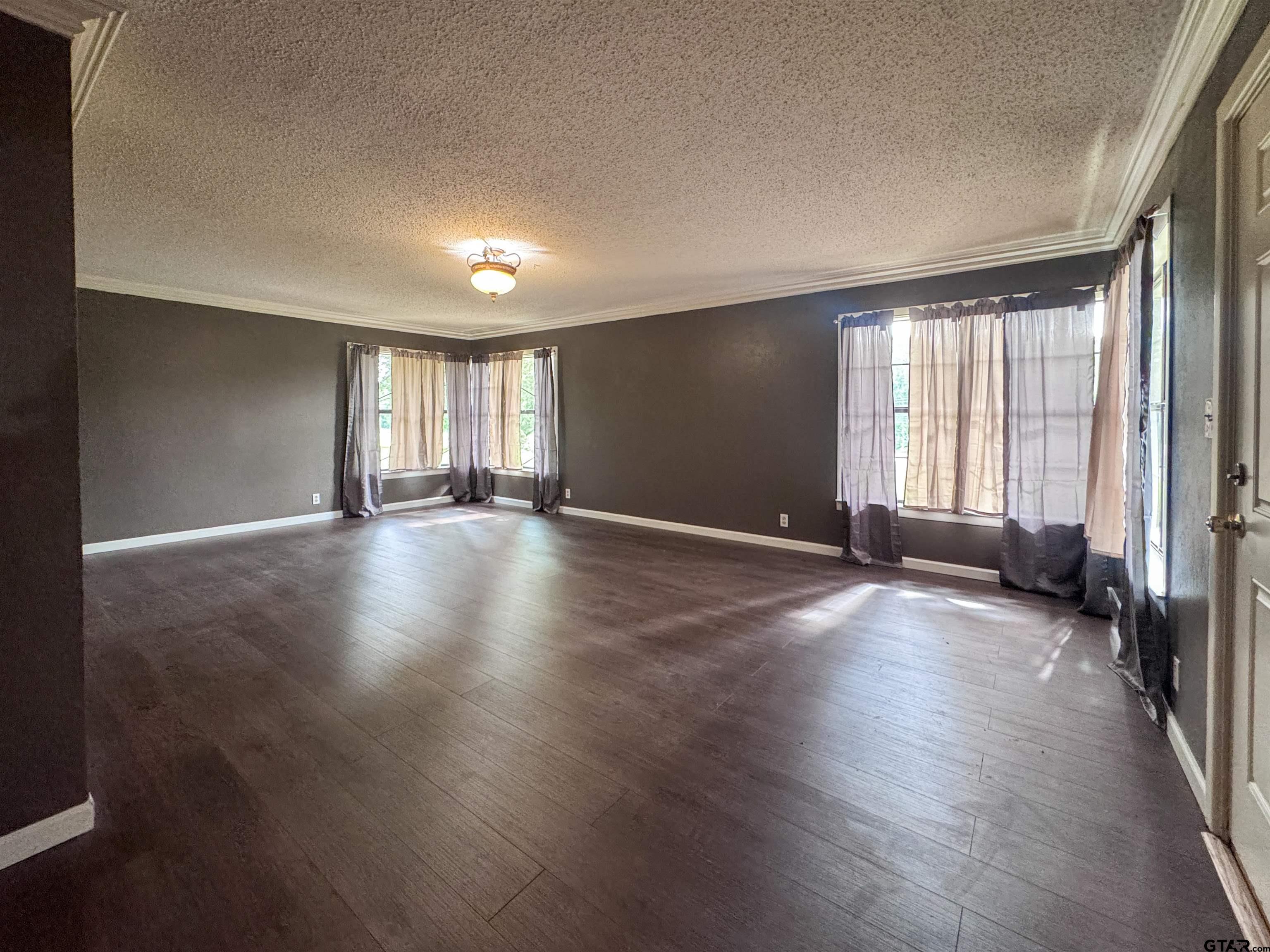 702 S Greer